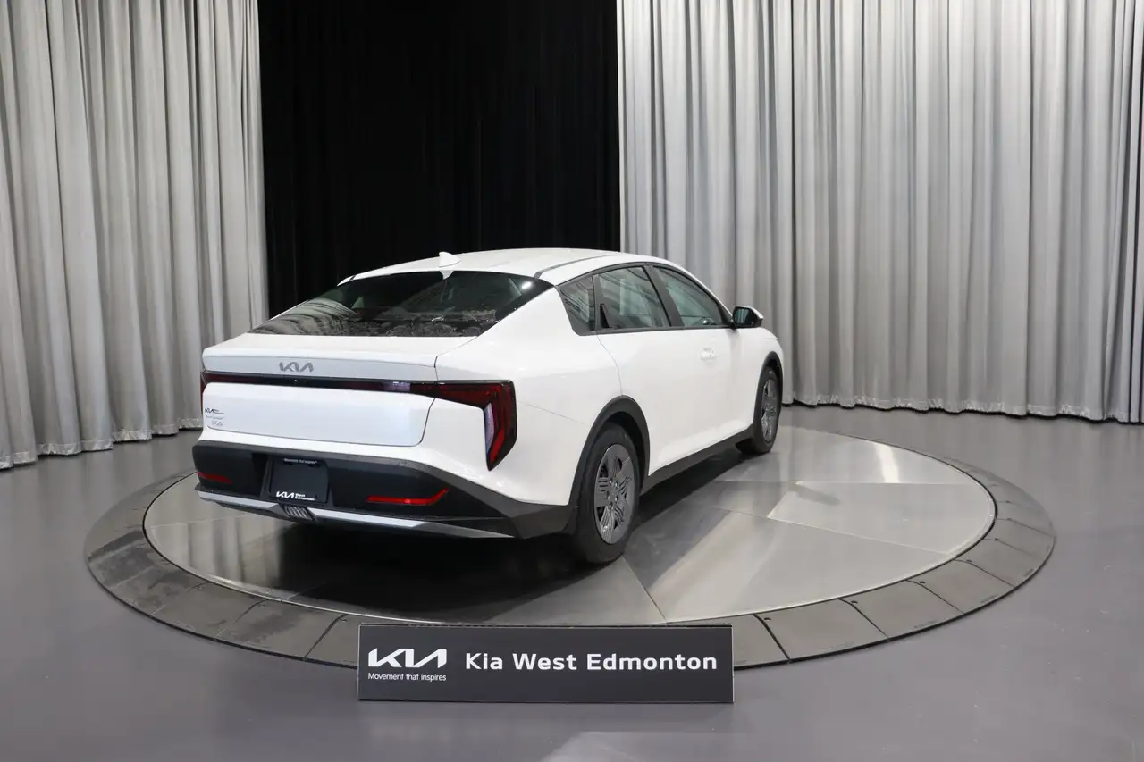 Kia K4 photo Kia K4