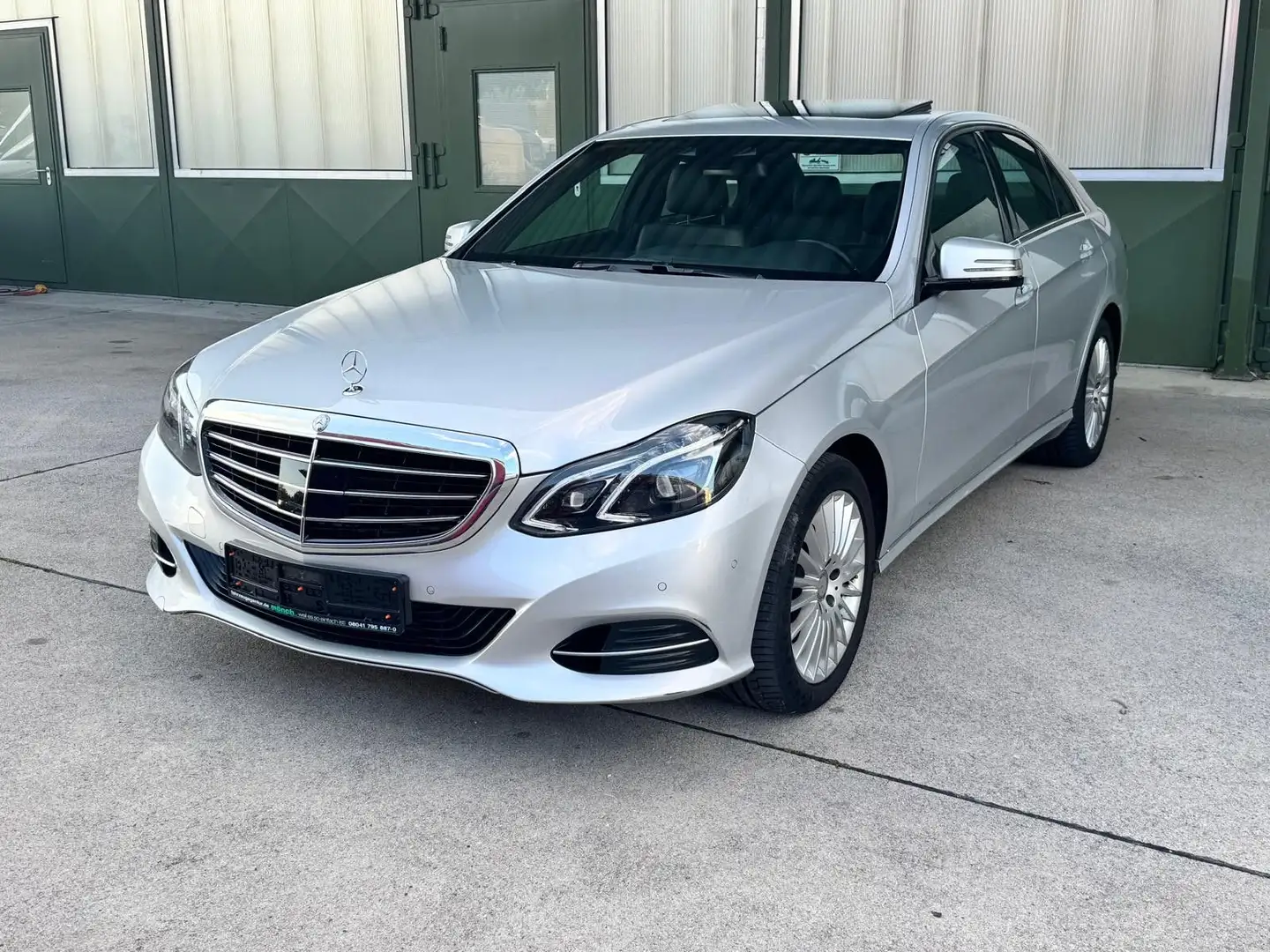 Mercedes-Benz E 350 Lim.  CDI 4Matic +no Taxi +MB Service ++ Zilver - 2