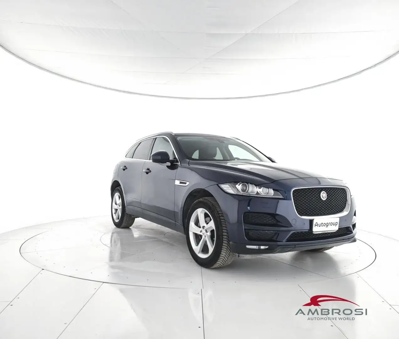 Jaguar F-Pace 2.0 D 180 CV Pure Bleu - 2