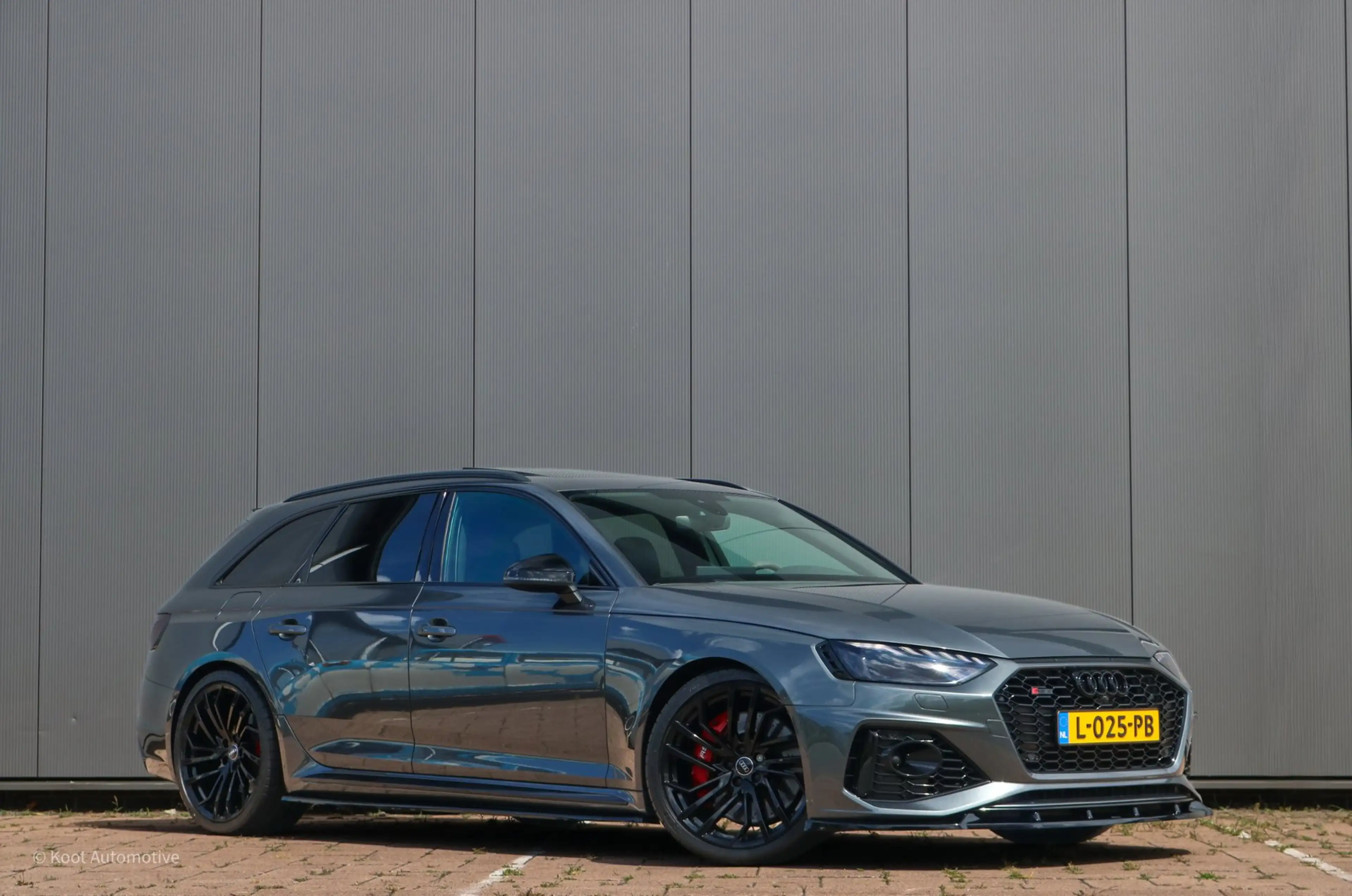 Audi RS4 Avant 2.9 TFSI Quattro | Stage 2 | Miltek | Pano |