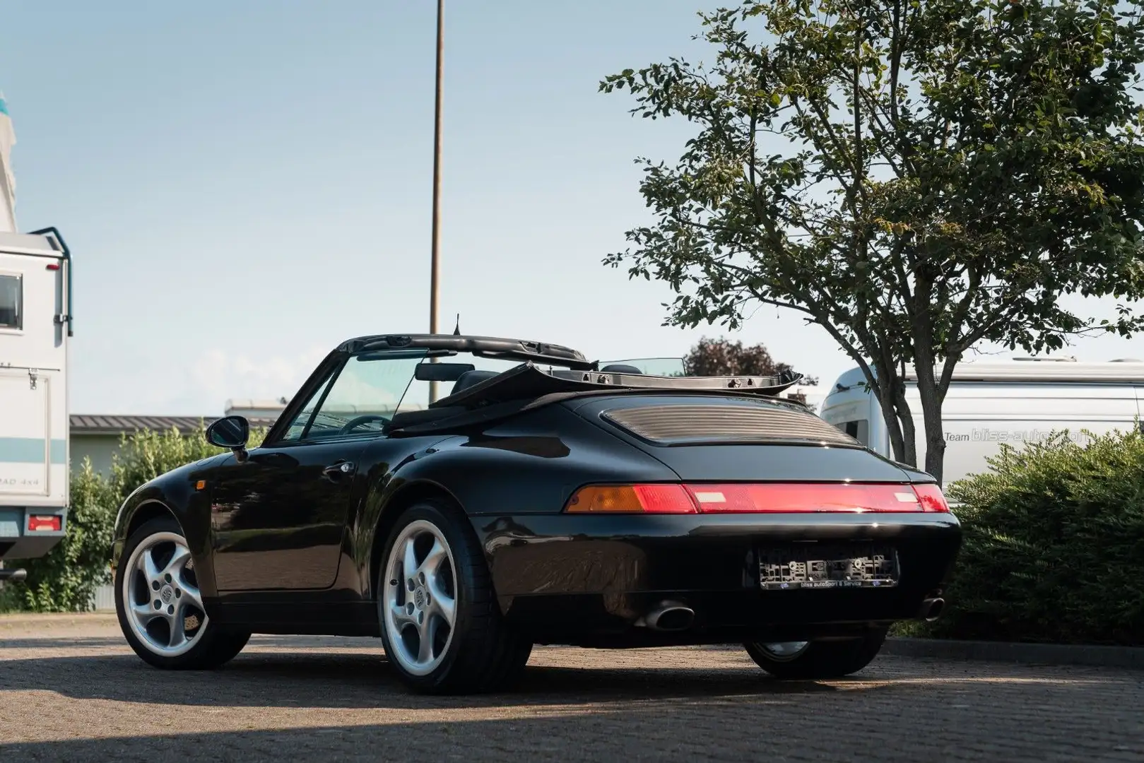 Porsche 993 Carrera Cabriolet Negro - 2