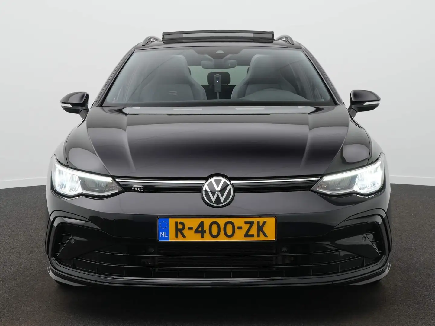 Volkswagen Golf Variant 1.5 TSI R-Line Panoramadak / Trekhaak / Navigatie Zwart - 2