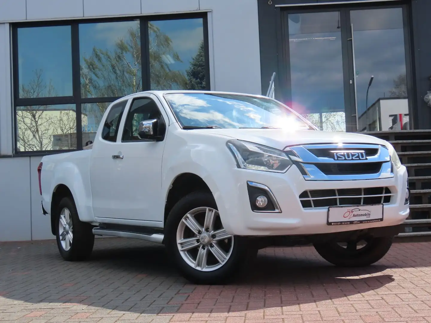 Isuzu D-Max 1.9 Turbodiesel Cab 4WD LKW Blanc - 1