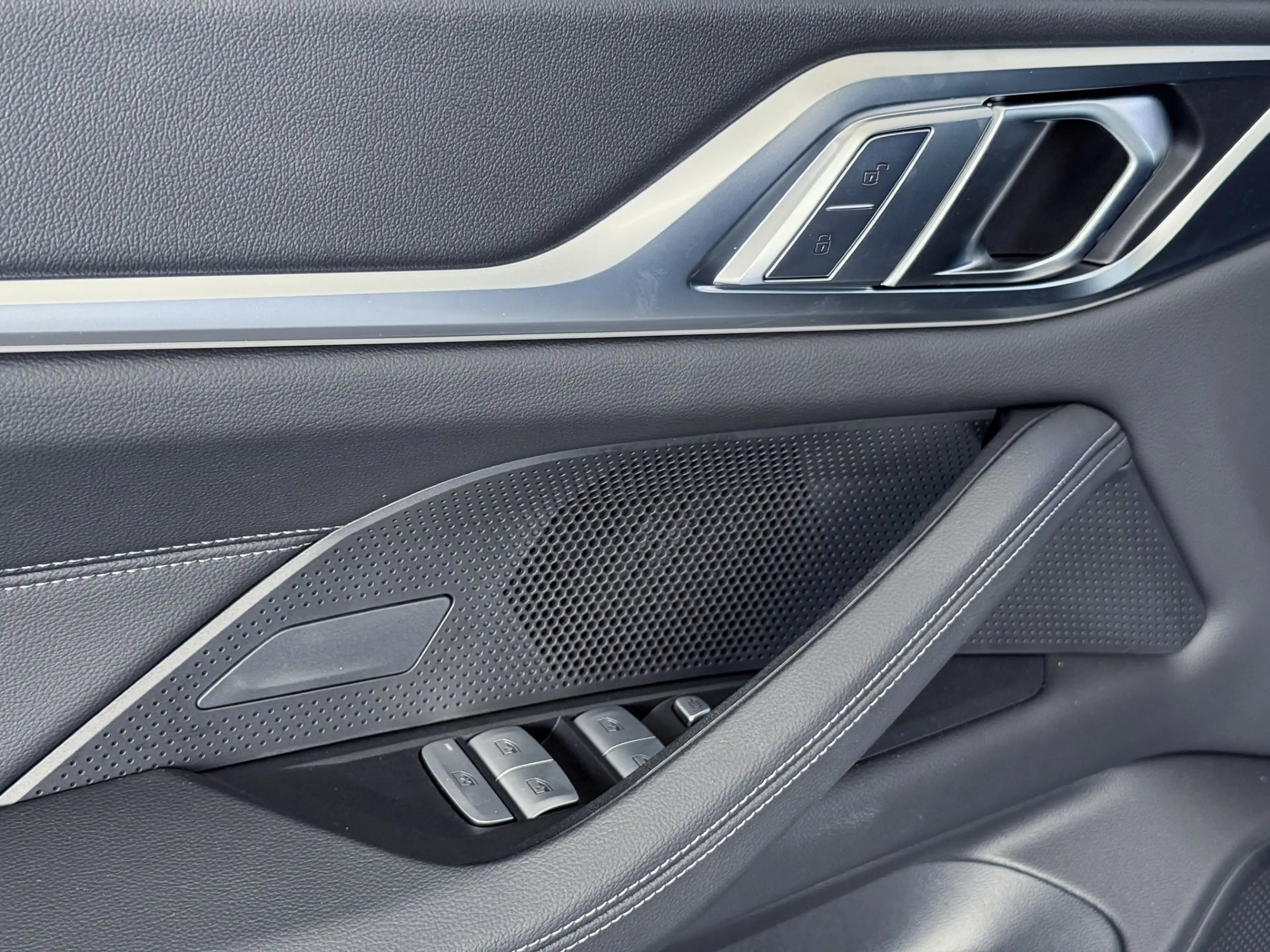 BMW i4 xDrive40 M-Sportpaket Pro — photo 10