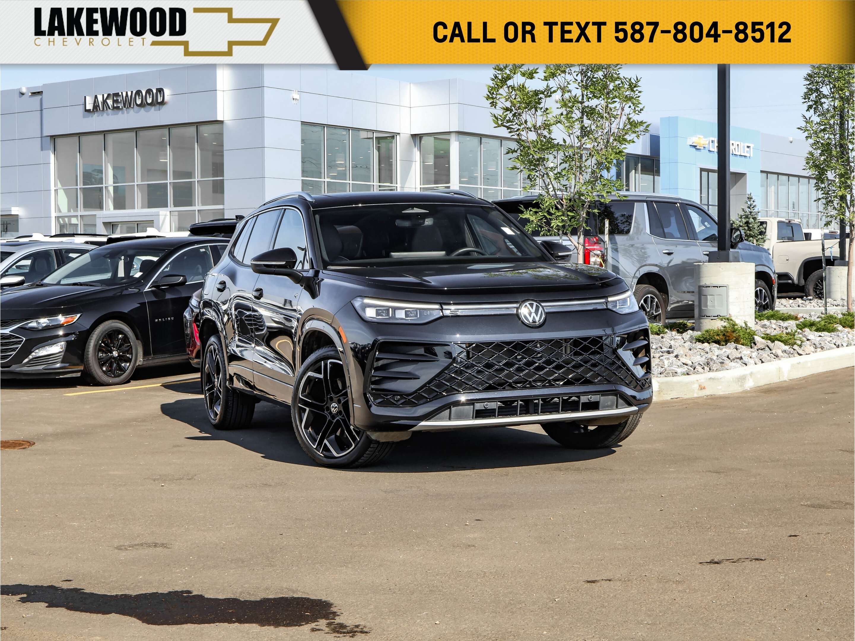 2026 Volkswagen Tiguan Highline Turbo R-Line 4Motion 2.0T | Panoramic Sun