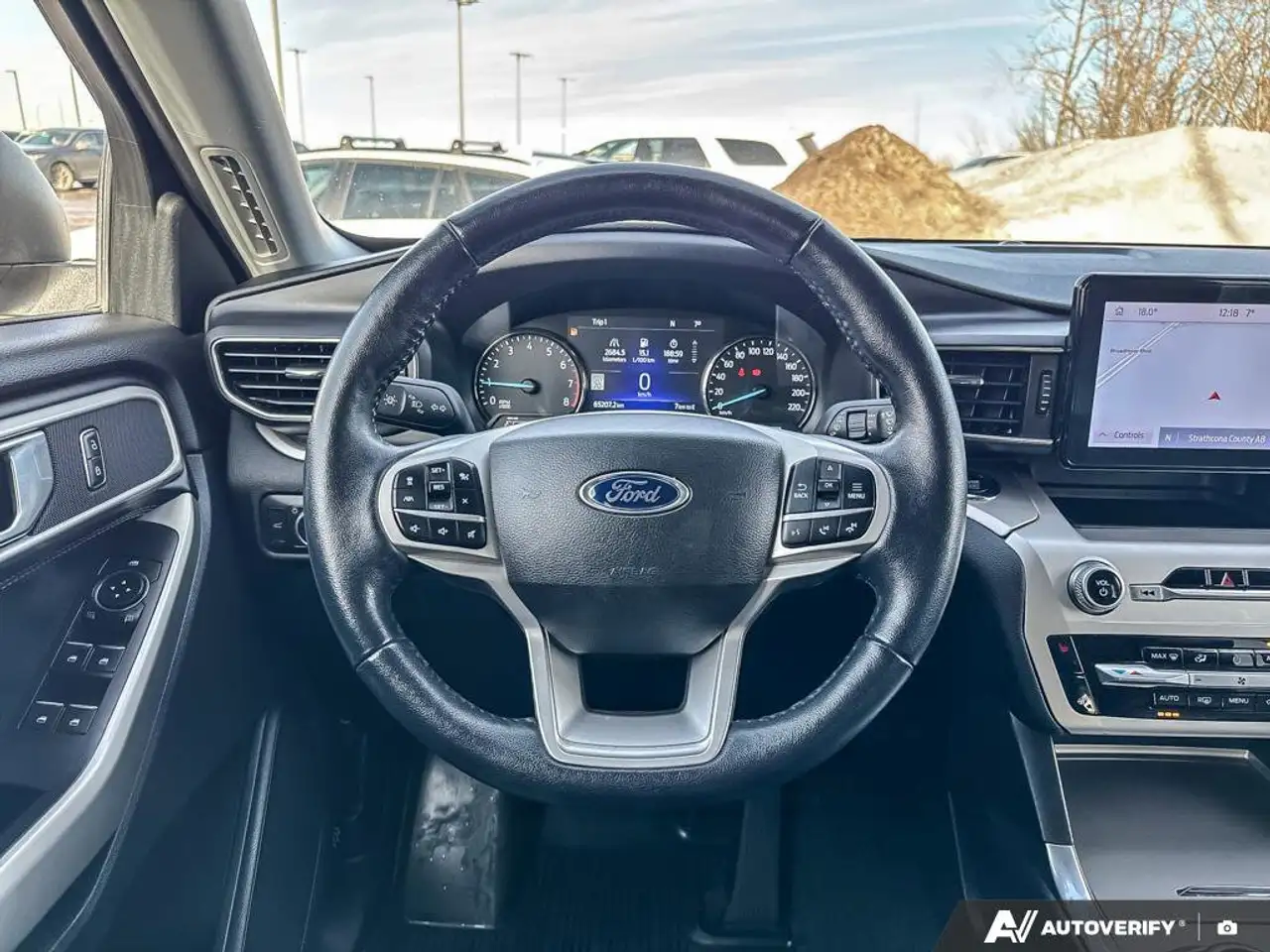 Ford Explorer снимка Ford Explorer