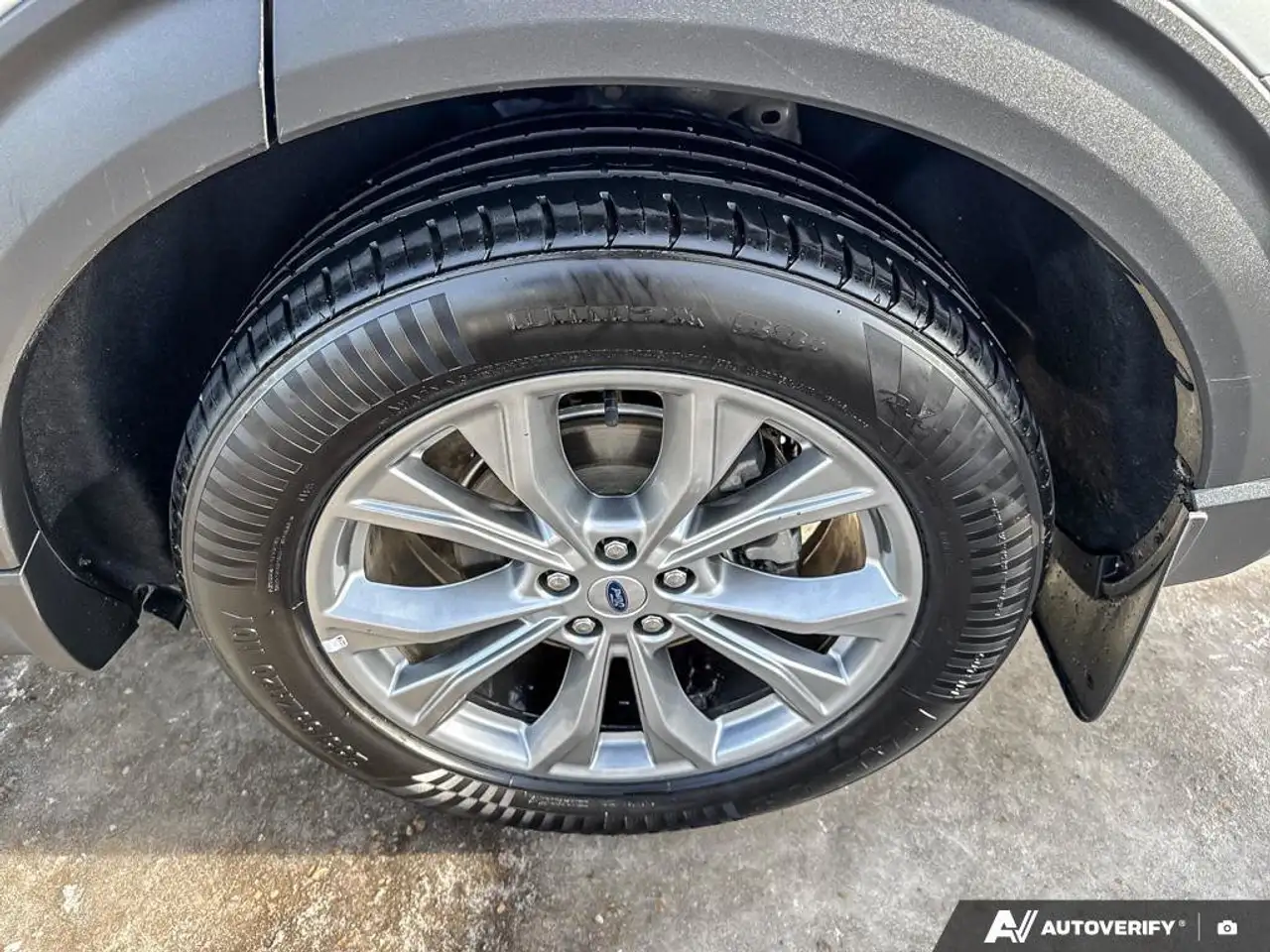 Ford Explorer снимка Ford Explorer