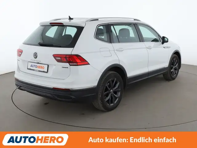 Volkswagen Tiguan Allspace view 6