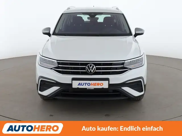 Volkswagen Tiguan Allspace view 9
