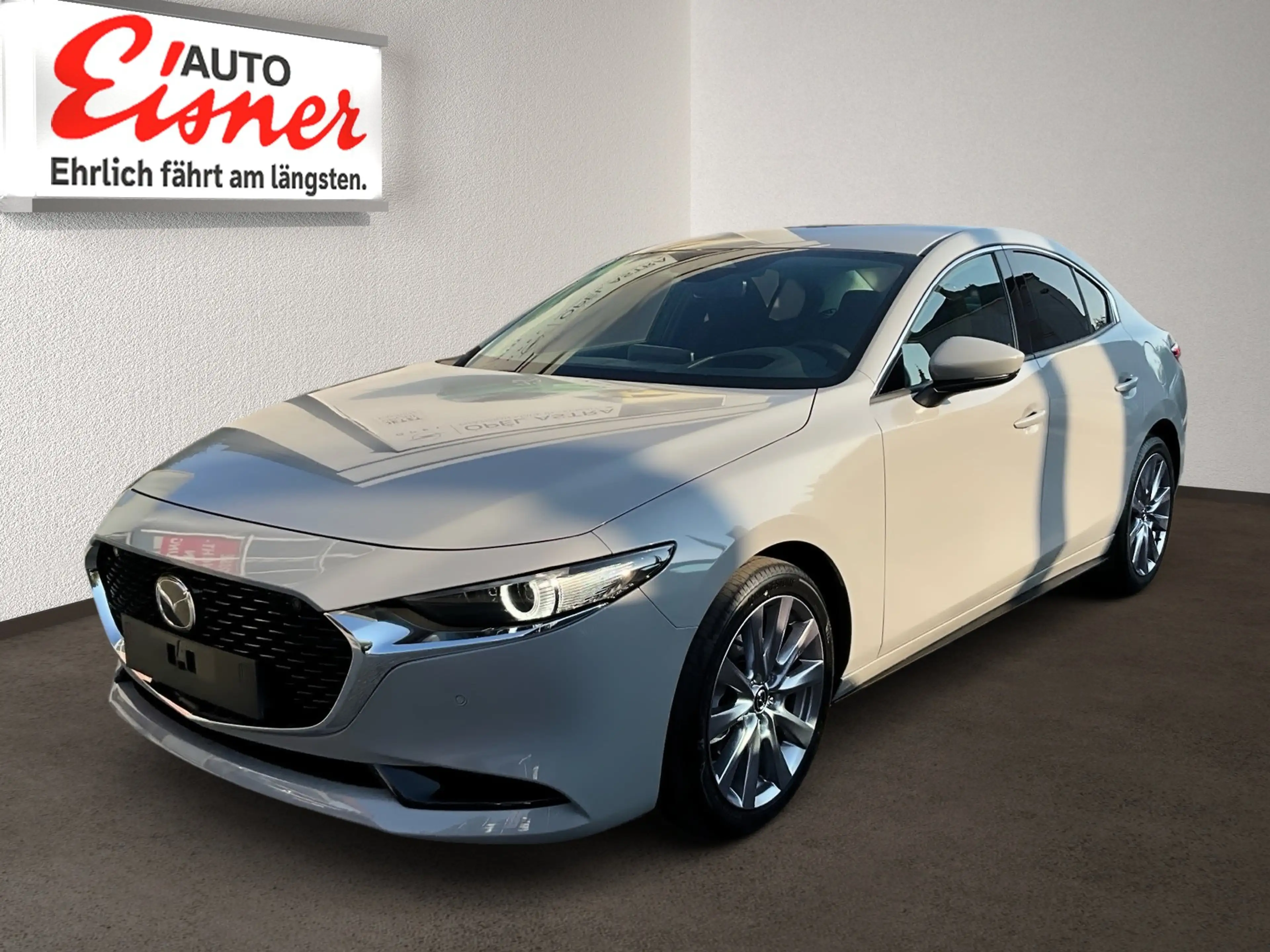 Mazda 3 SKYACTIV-X-Centre-Line HUD - Rückfahrkamera — photo 3