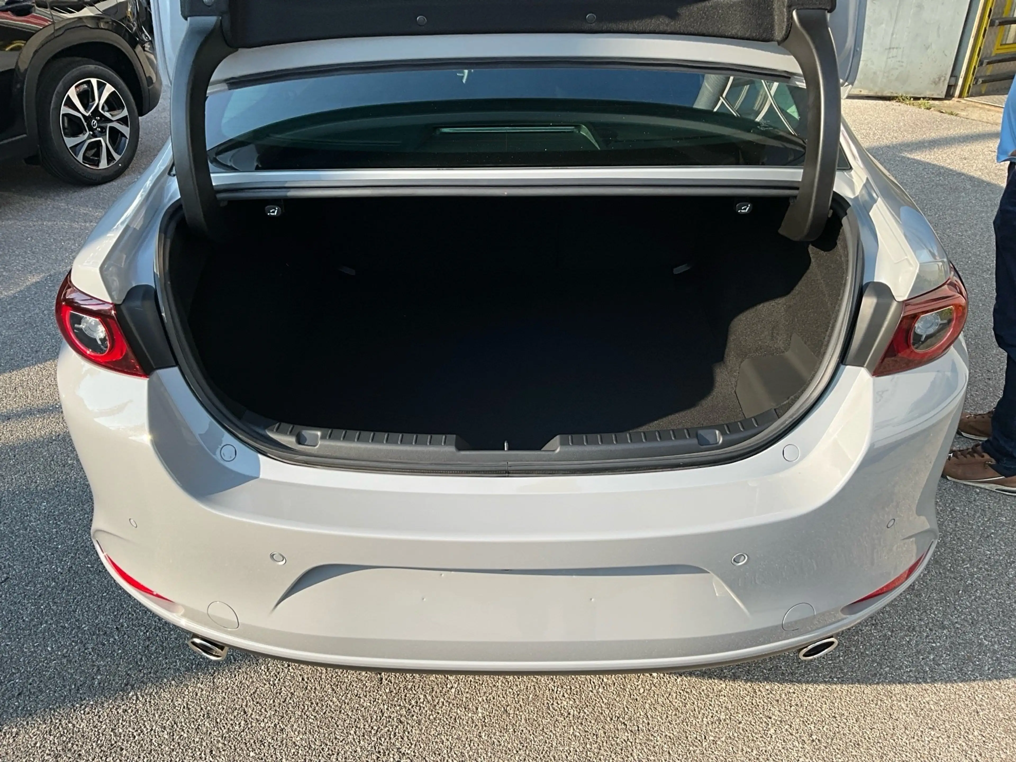 Mazda 3 SKYACTIV-X-Centre-Line HUD - Rückfahrkamera — photo 12