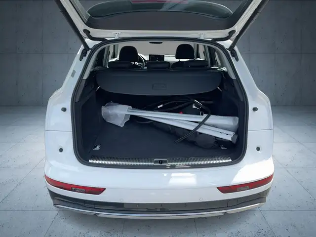 Audi Q5 view 13