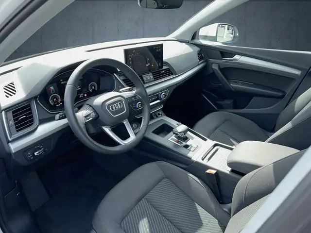 Audi Q5 view 9
