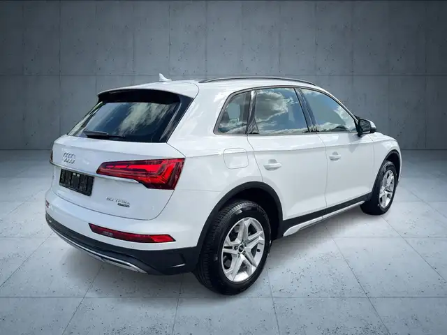 Audi Q5 view 5