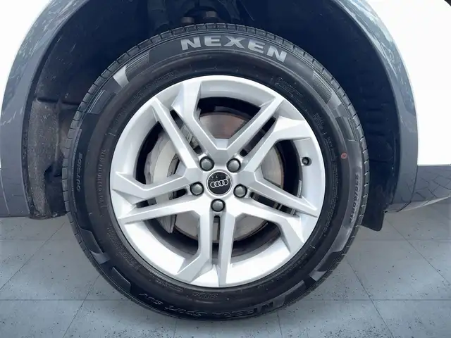 Audi Q5 view 7