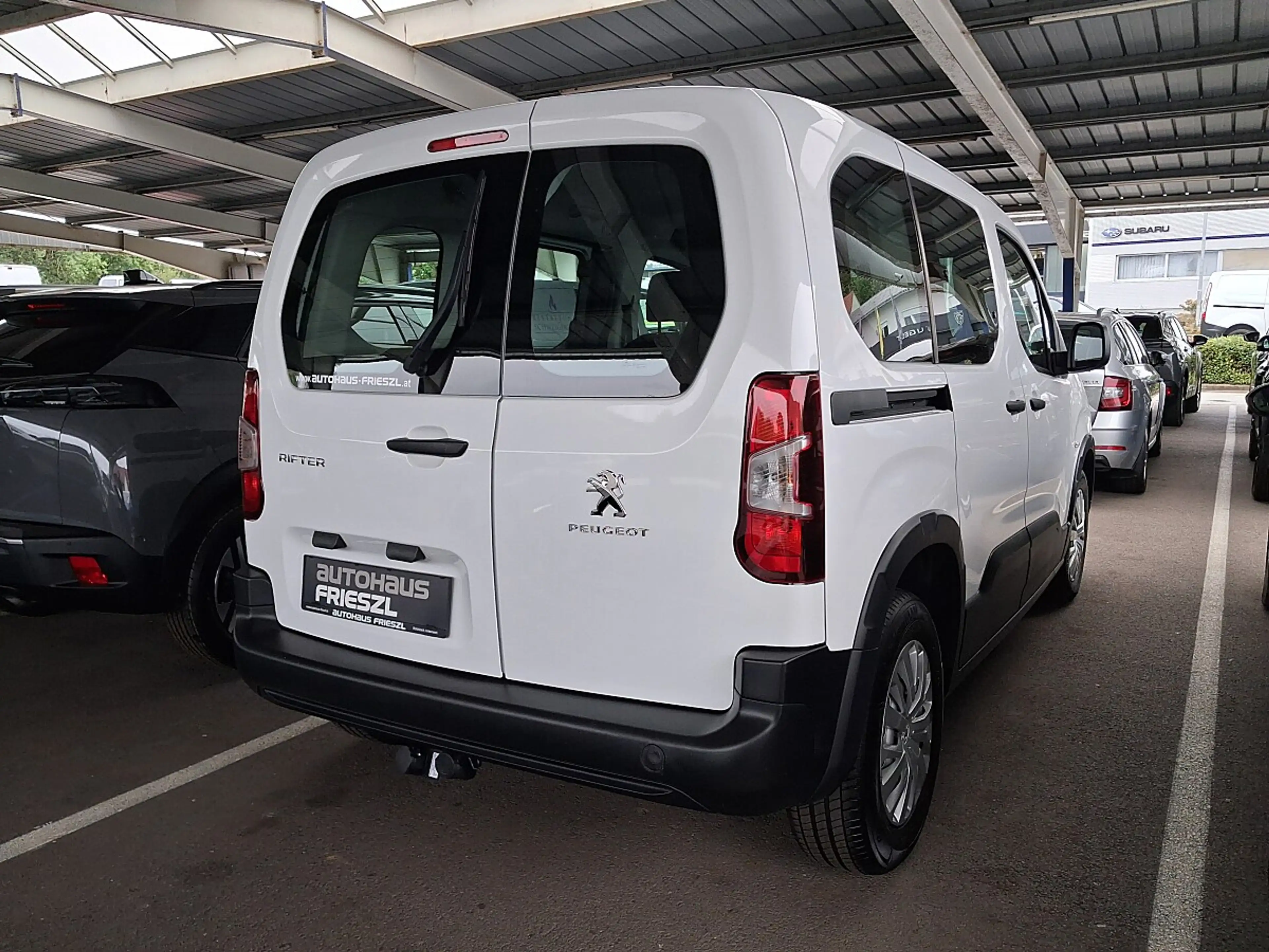 Peugeot Rifter 1,2 PureTech 110 S&S Active — photo 5