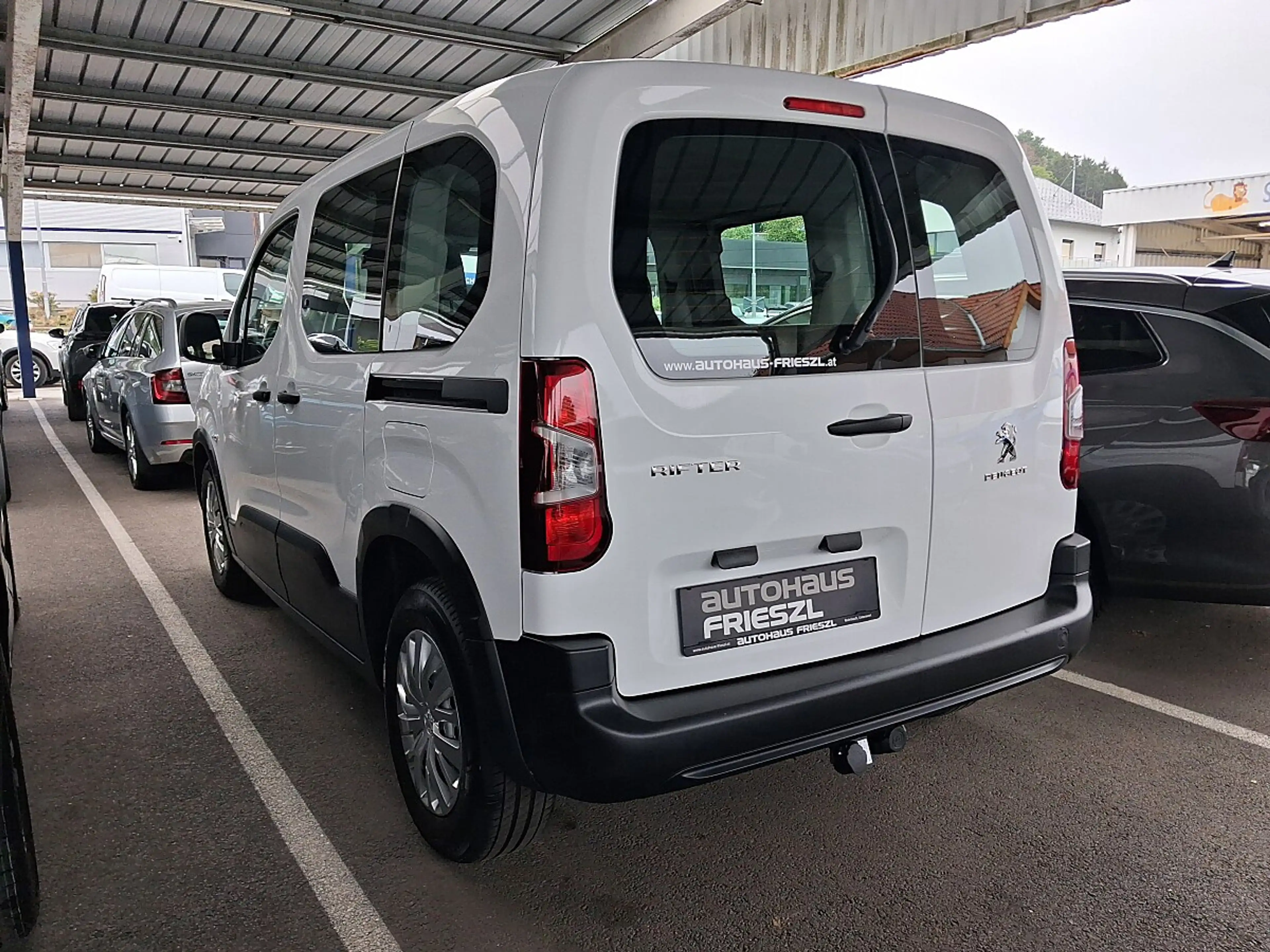 Peugeot Rifter 1,2 PureTech 110 S&S Active — photo 7