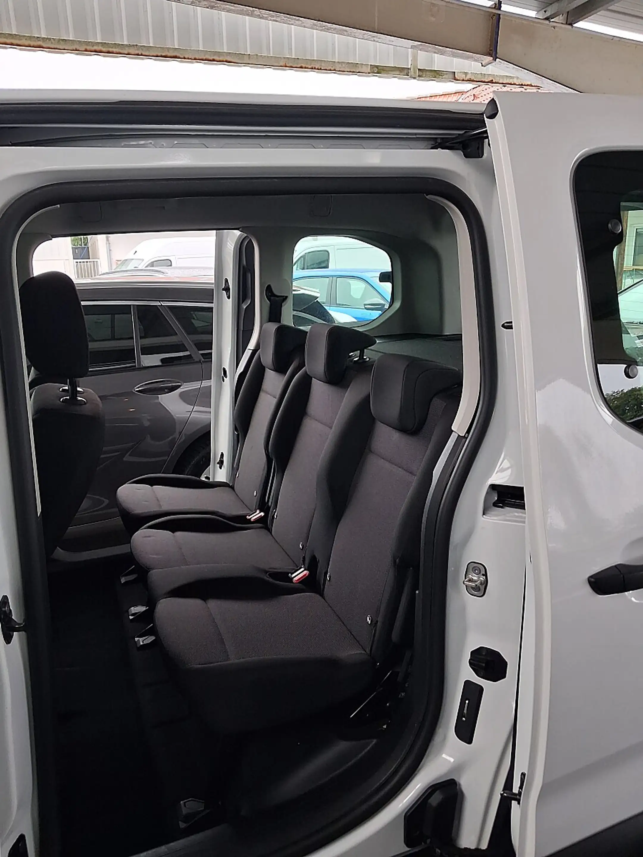 Peugeot Rifter 1,2 PureTech 110 S&S Active — photo 9
