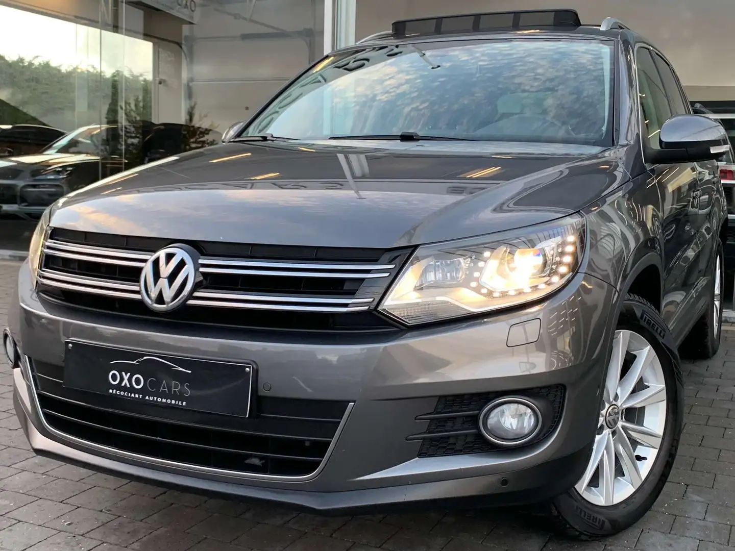 Volkswagen Tiguan 1.4TSI 160CV / Xenon / Cuir / Gps / Toit Pano /LED Gris - 1