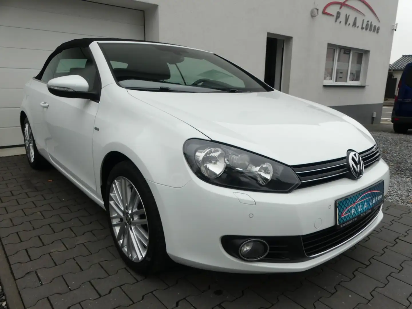 Volkswagen Golf VI Cabrio Cup 1. HD | Navi | SHZ | PDC |AHK Weiß - 2