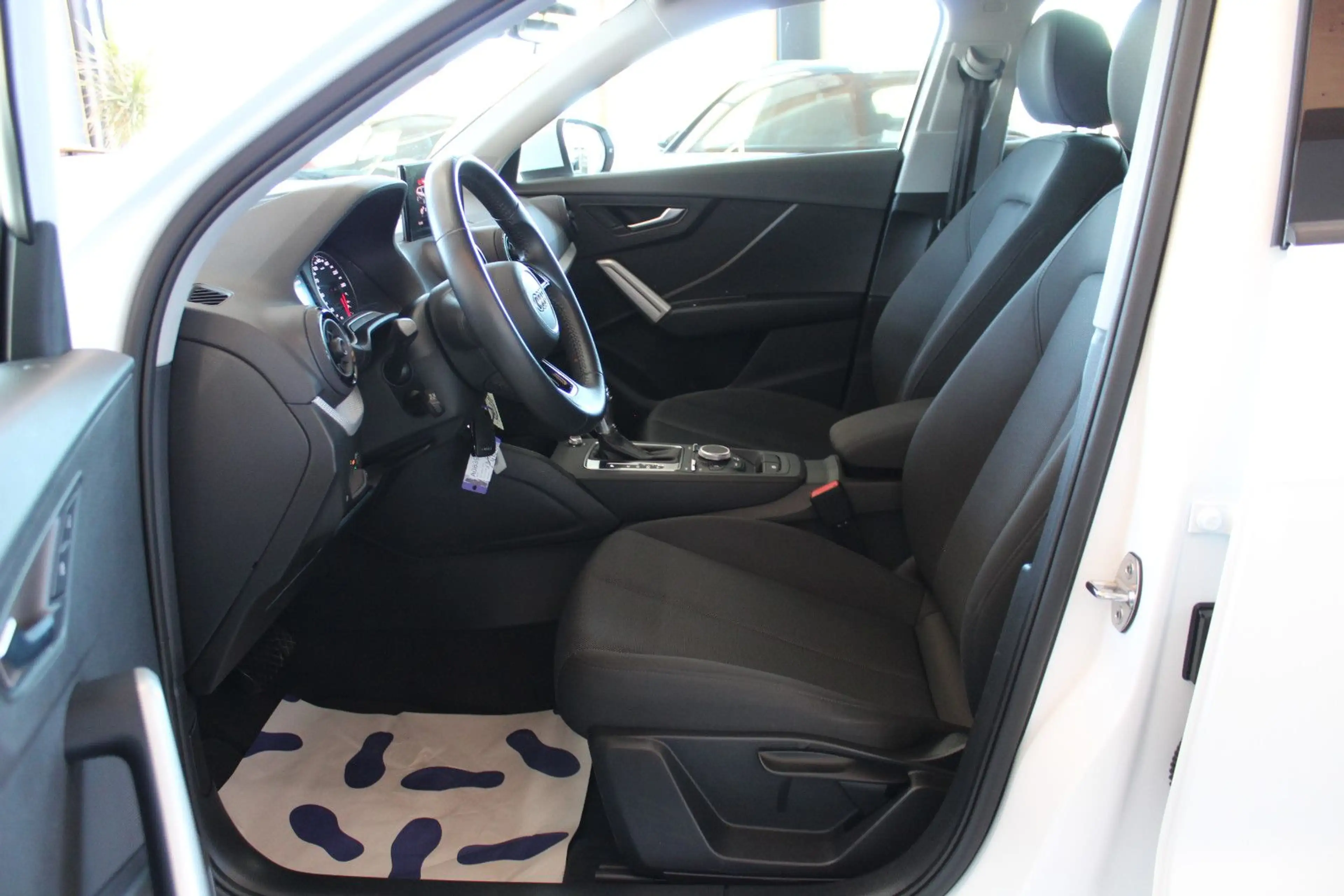 Audi Q2 1.0 TFSI S tronic ultra*KLIMA*1.HAND* — photo 7