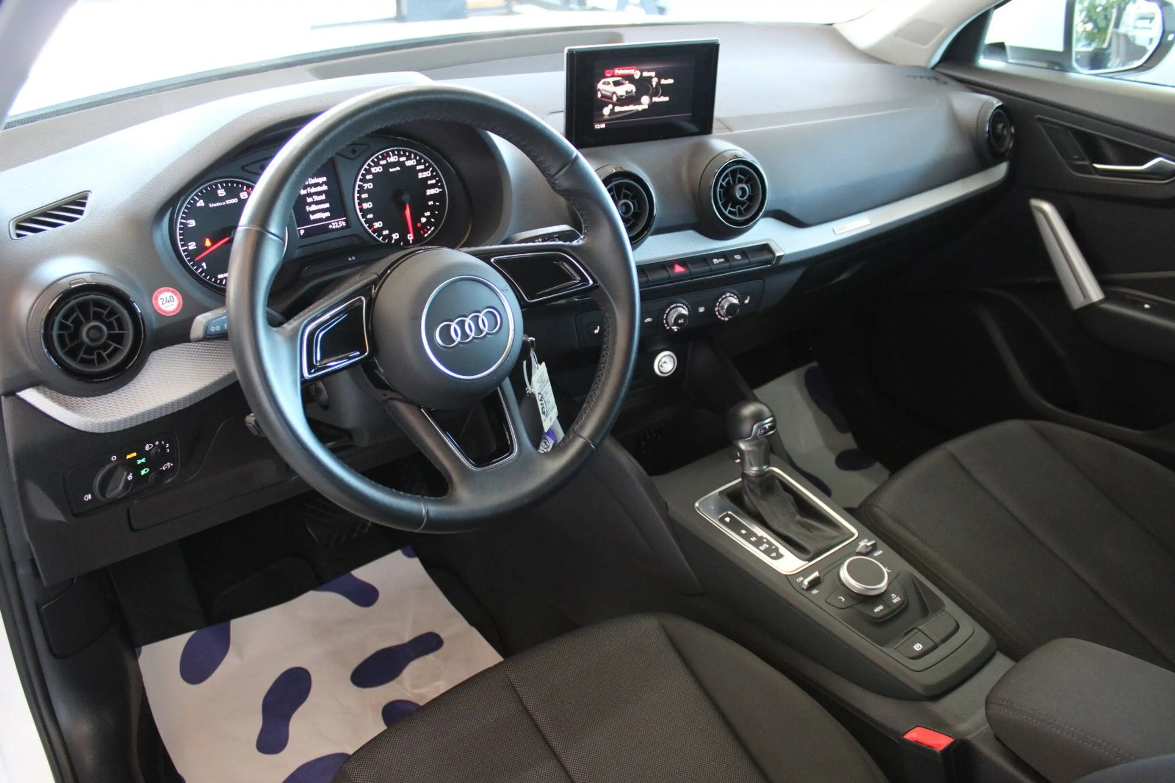 Audi Q2 1.0 TFSI S tronic ultra*KLIMA*1.HAND* — photo 9