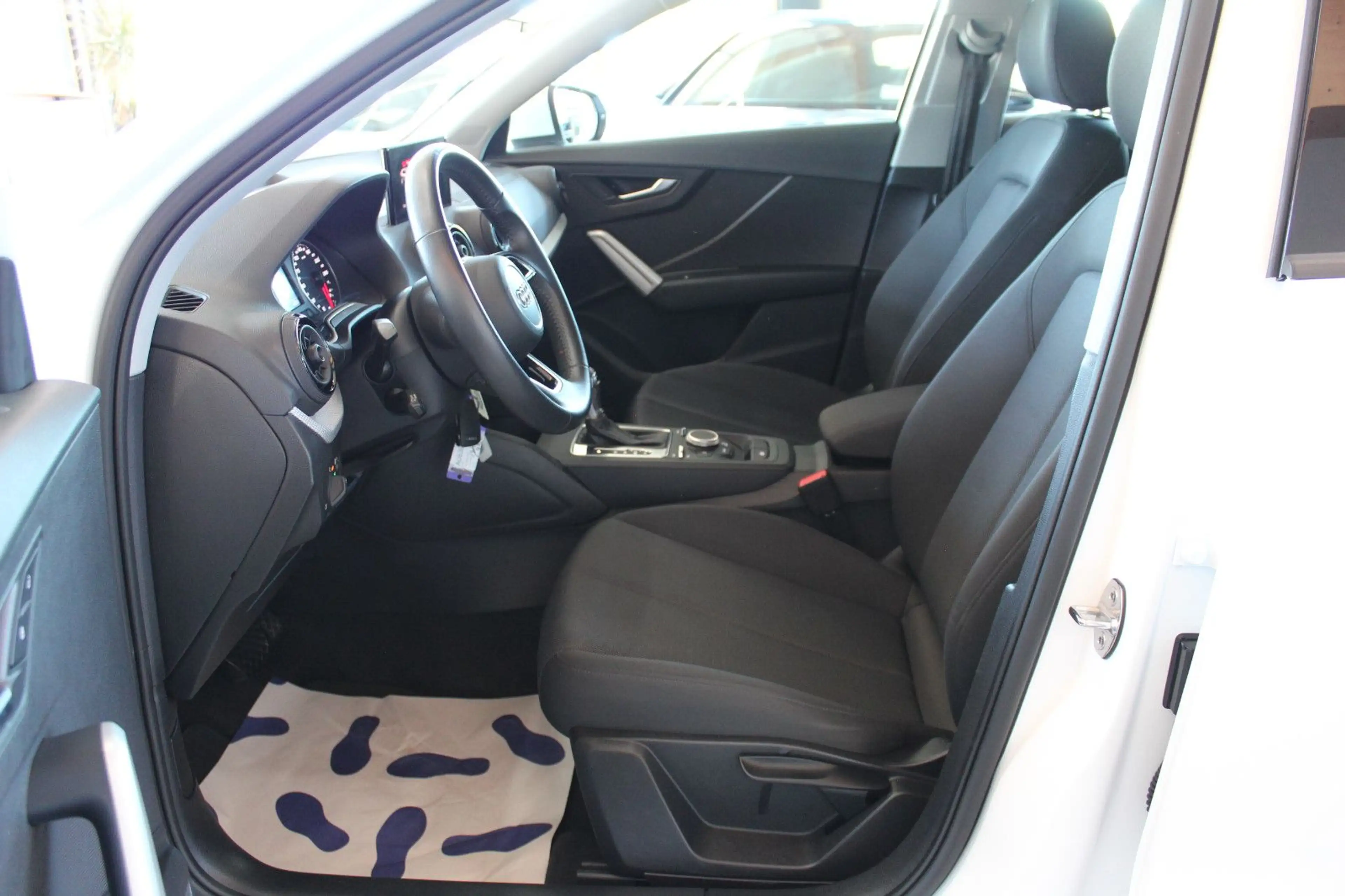 Audi Q2 1.0 TFSI S tronic ultra*KLIMA*1.HAND* — photo 8