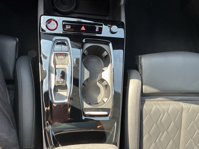 Audi S6 e-tron — photo 21