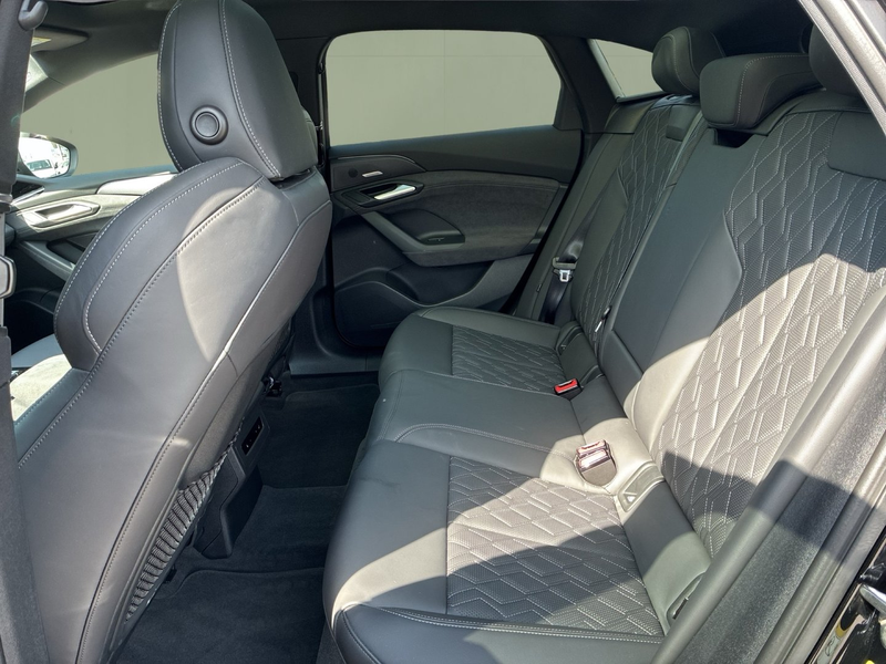 Audi S6 e-tron — photo 10