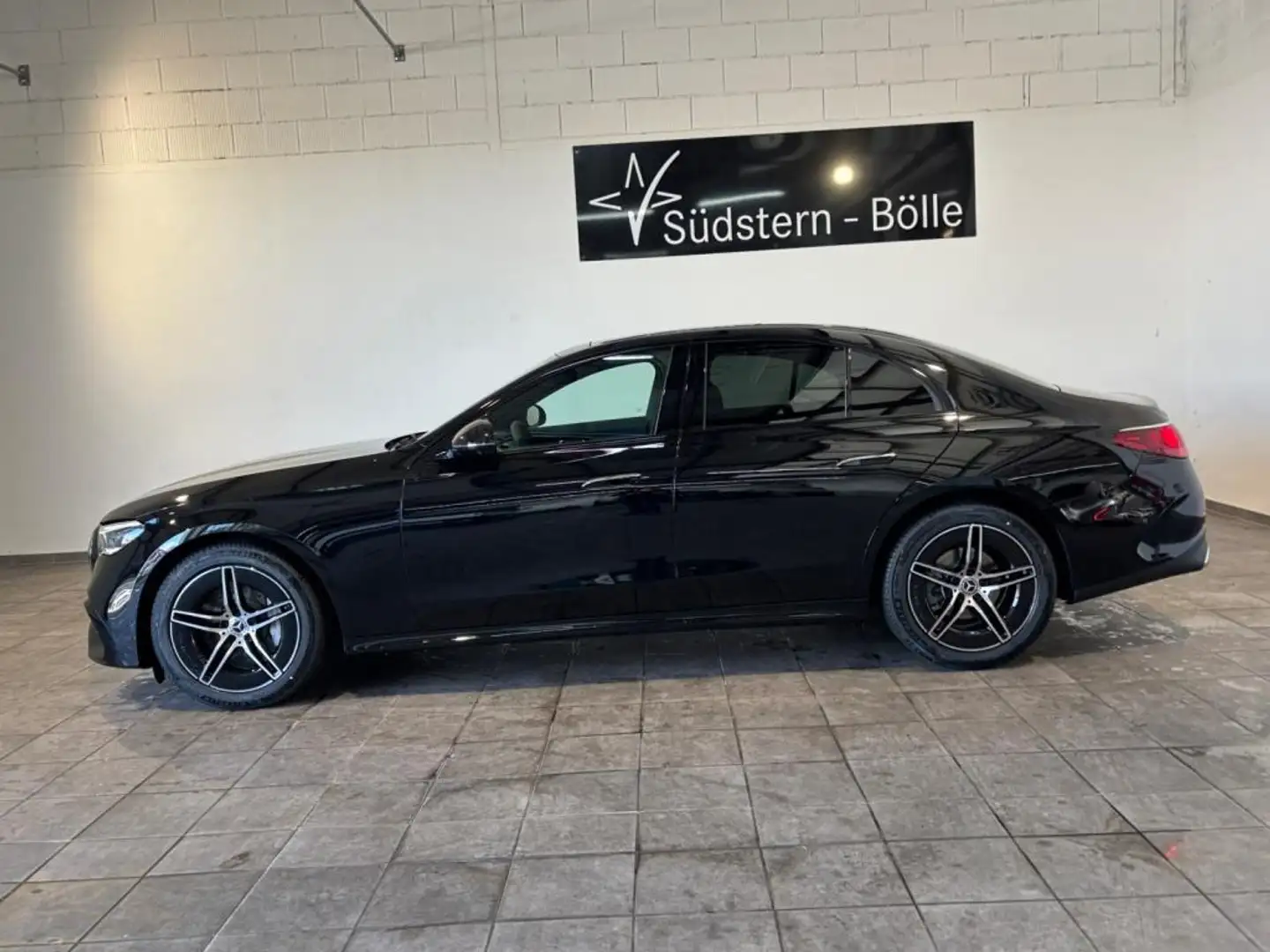 Mercedes-Benz E 220 d 4M +AMG+SHZ+AMBIENTE+PANO-DACH+MEMORY Schwarz - 2