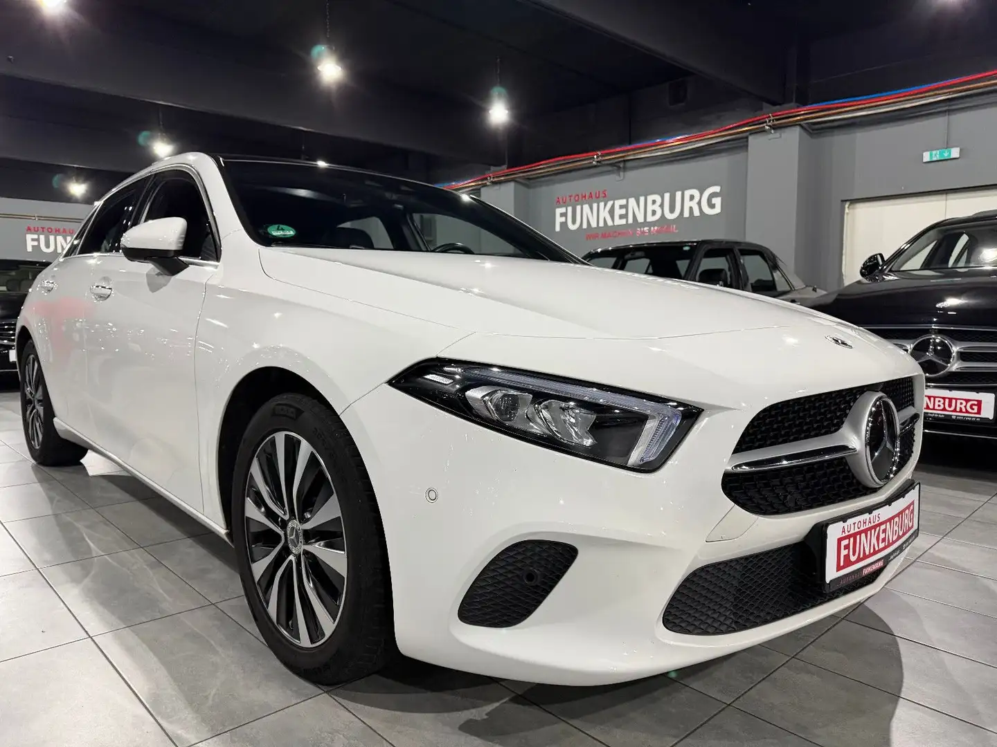 Mercedes-Benz A 220 d PANO/360°/DISTR/BURMAESTER/LED/MASAGE/W Bianco - 1