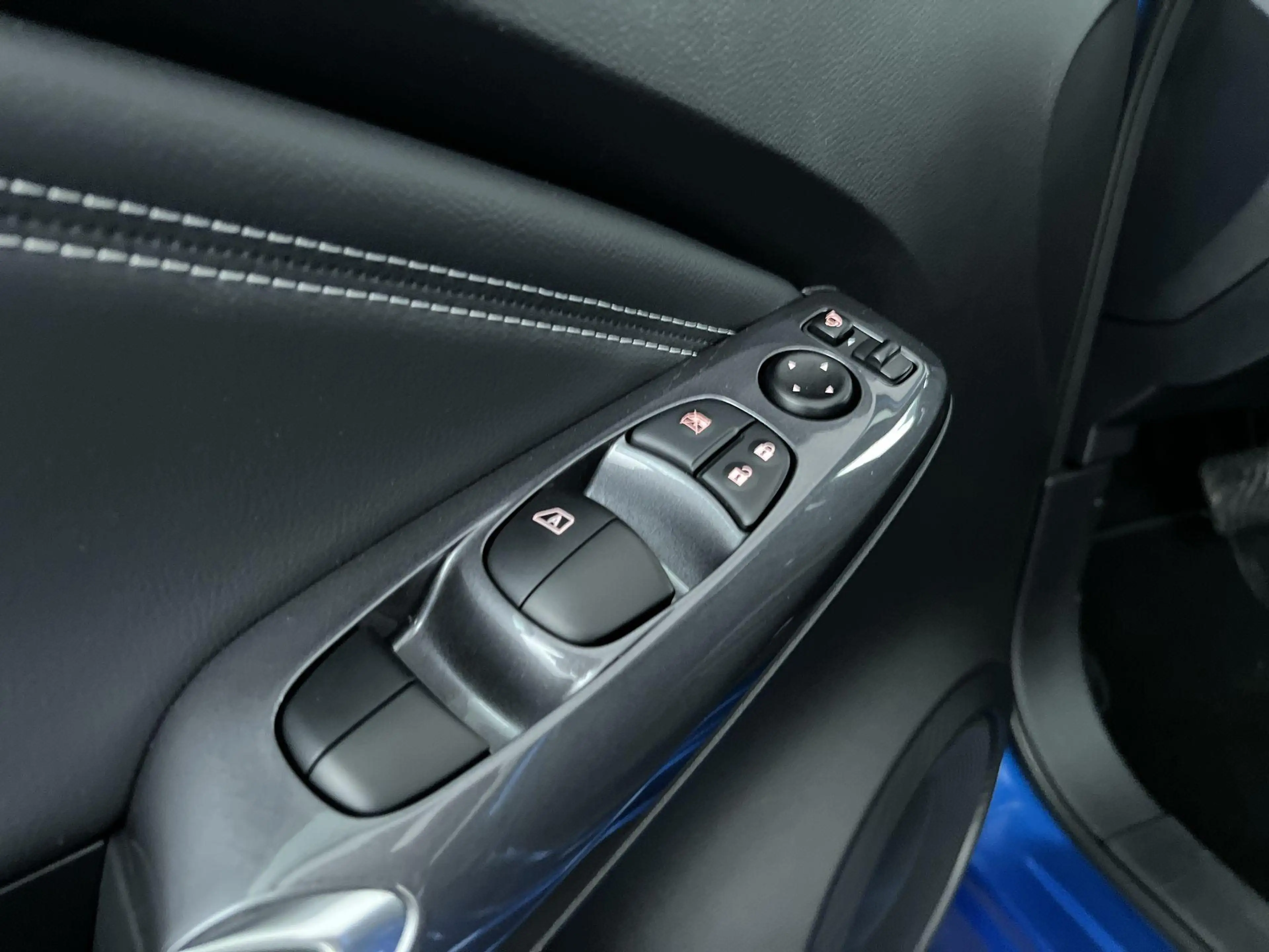 Nissan Juke 1.6 Hybrid N-Connecta — photo 12