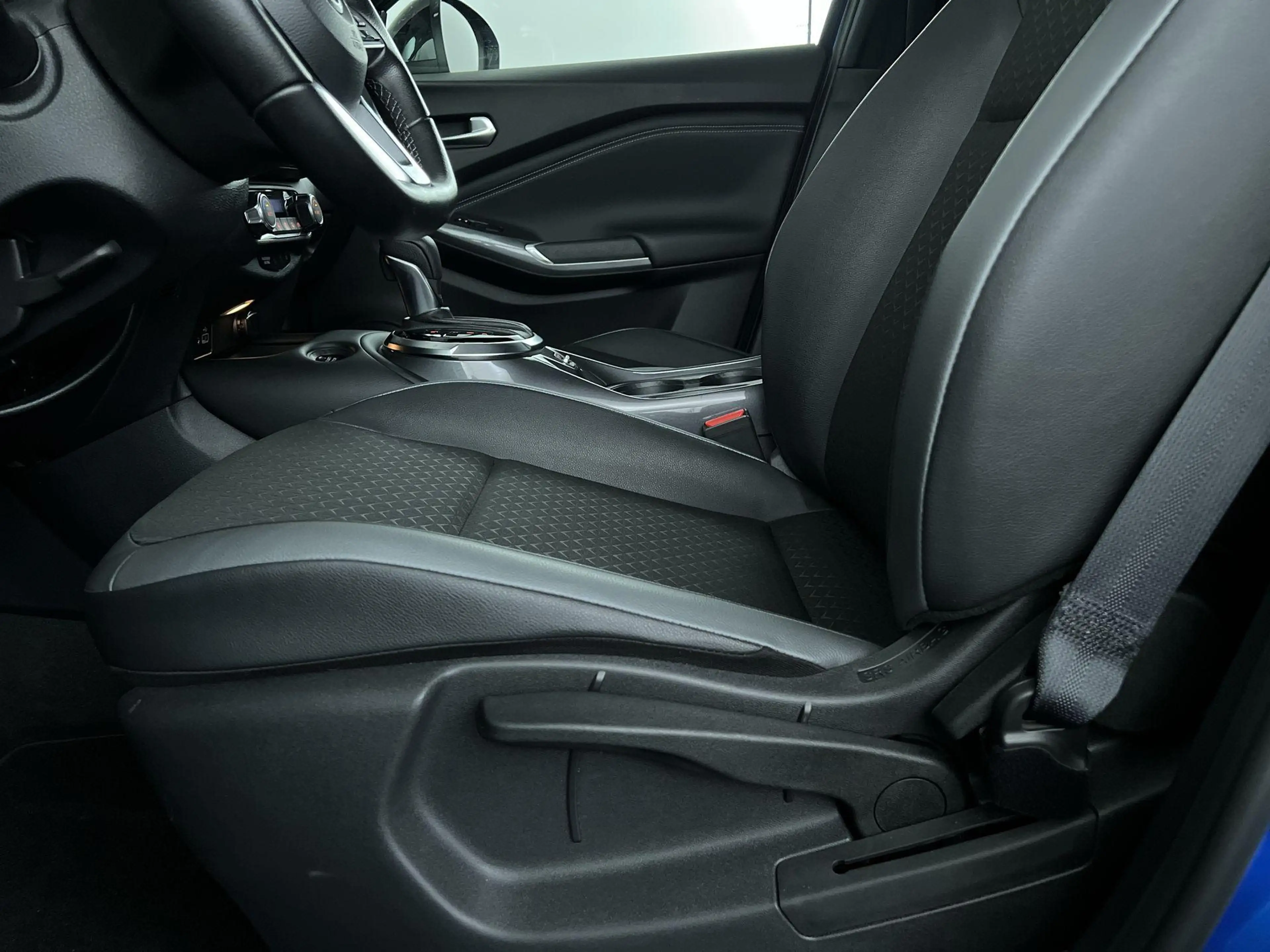 Nissan Juke 1.6 Hybrid N-Connecta — photo 13