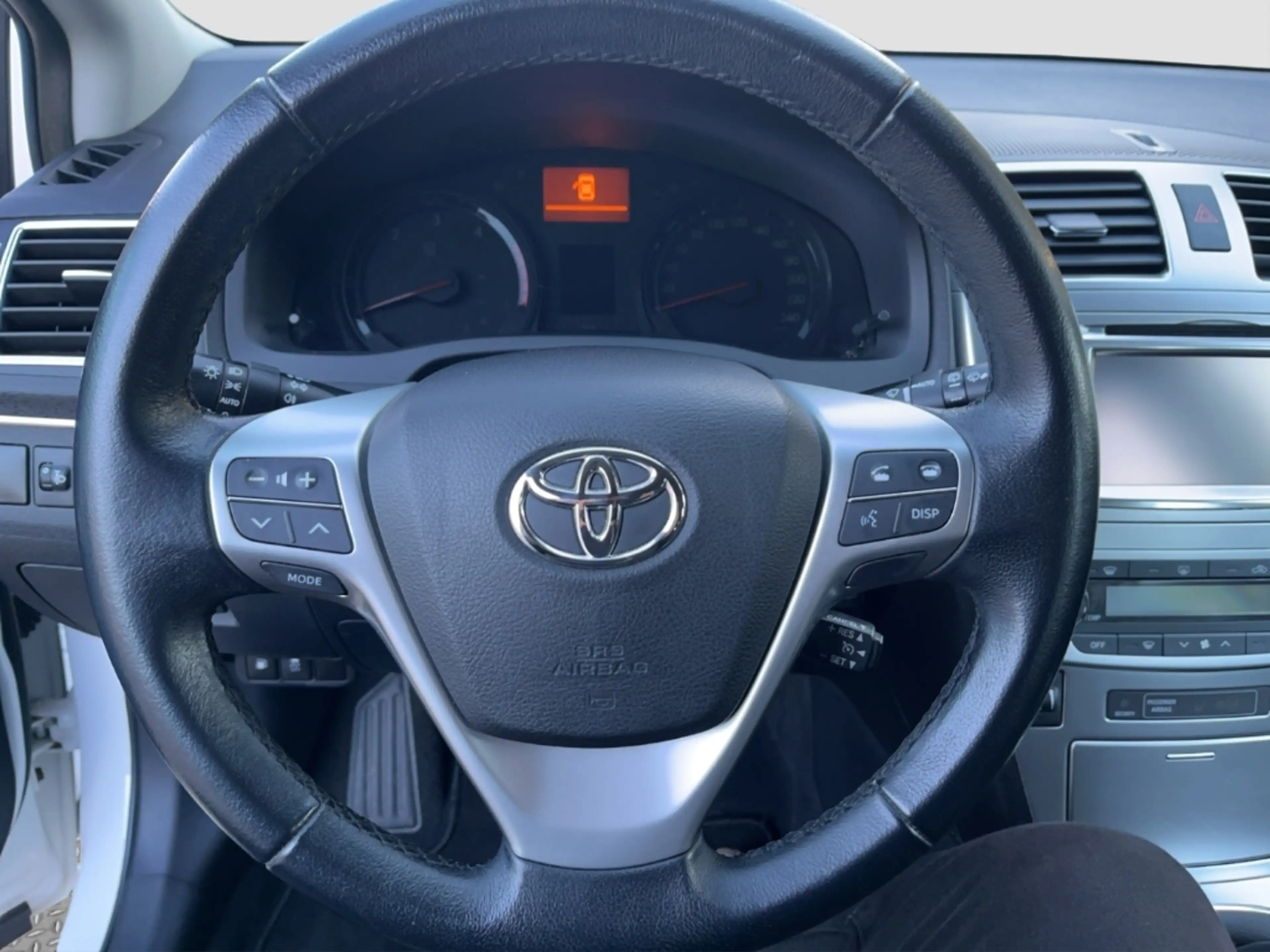 Toyota Avensis 2.0 Kombi Edition — photo 10