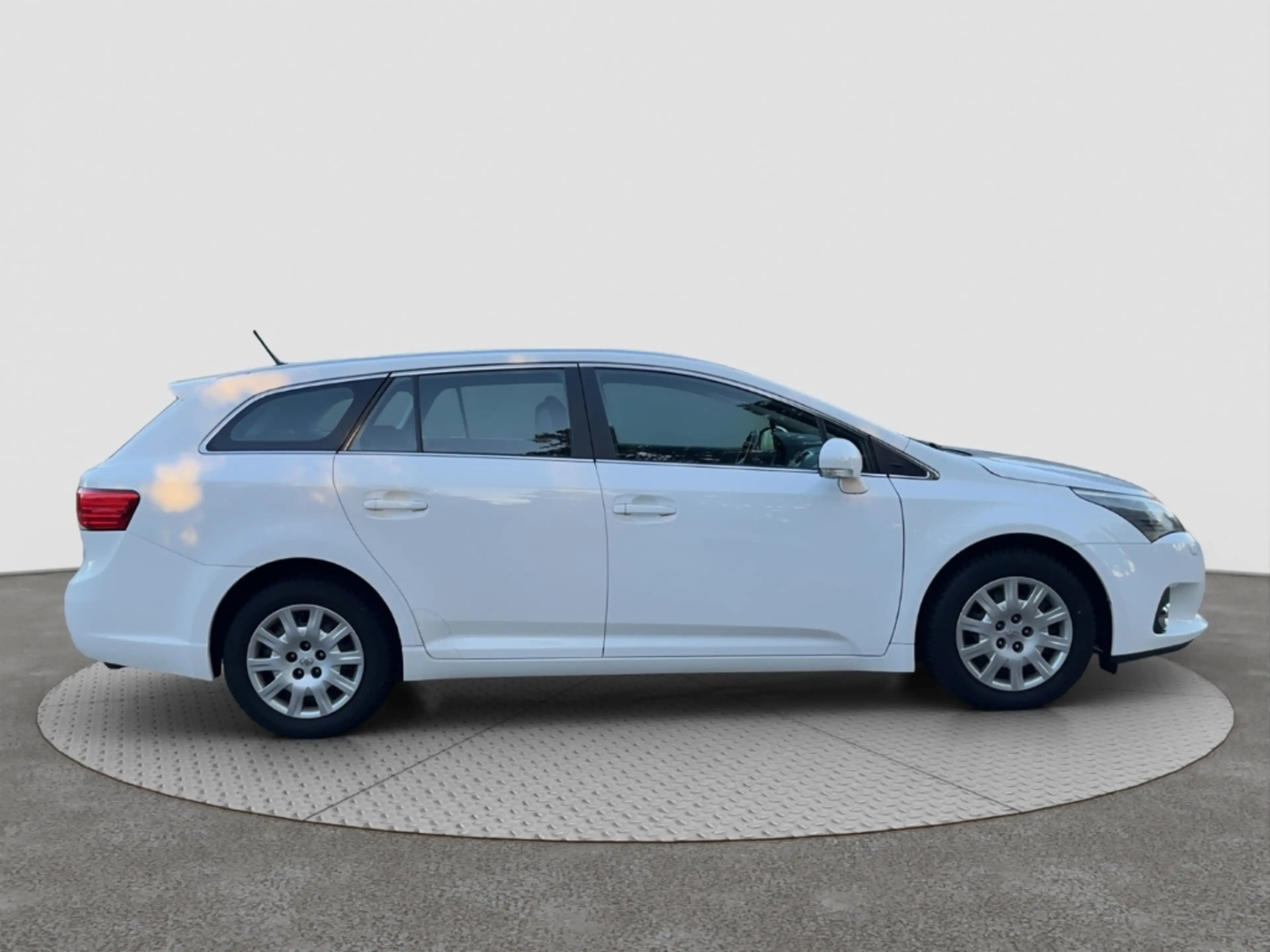 Toyota Avensis 2.0 Kombi Edition — photo 7
