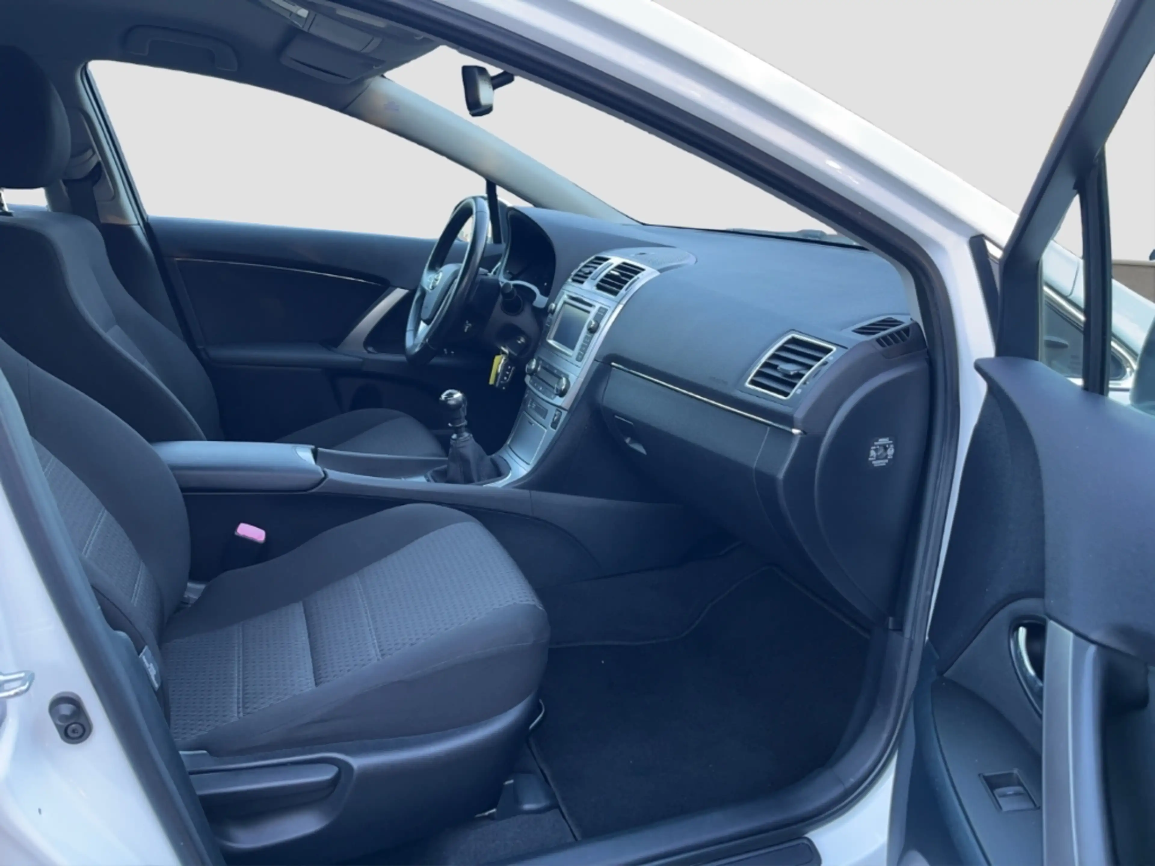 Toyota Avensis 2.0 Kombi Edition — photo 9