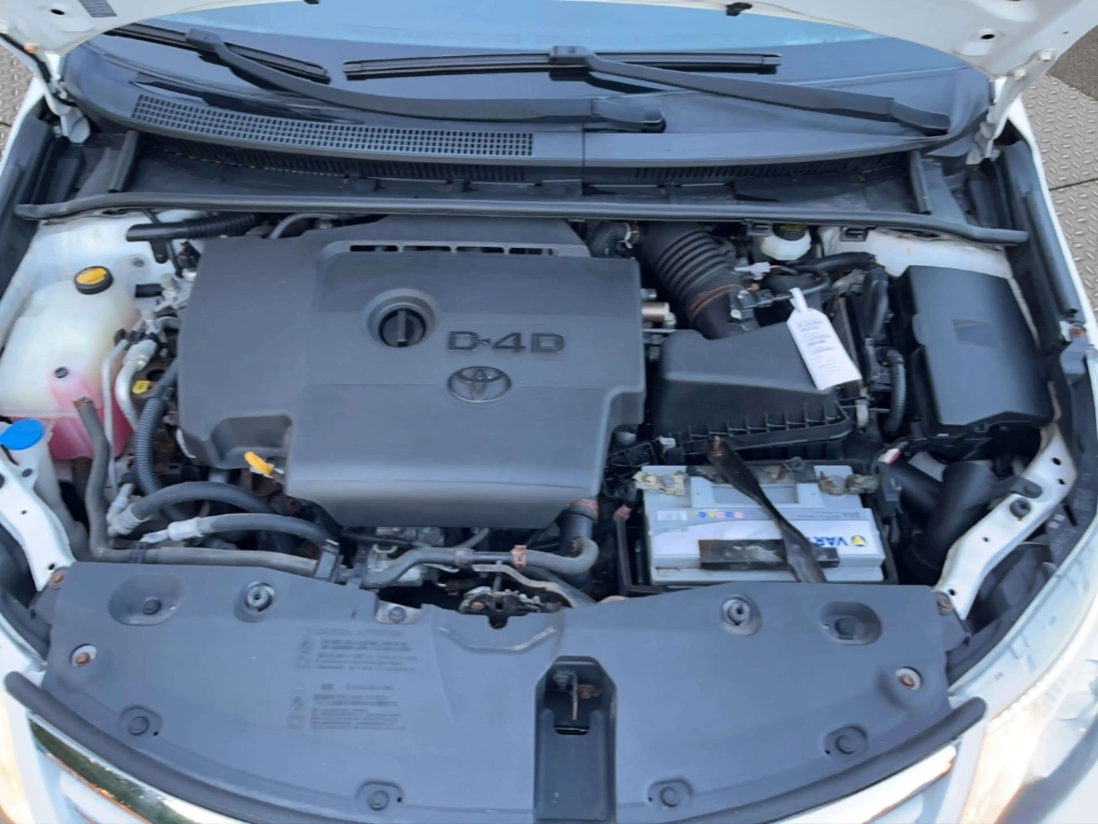 Toyota Avensis 2.0 Kombi Edition — photo 20