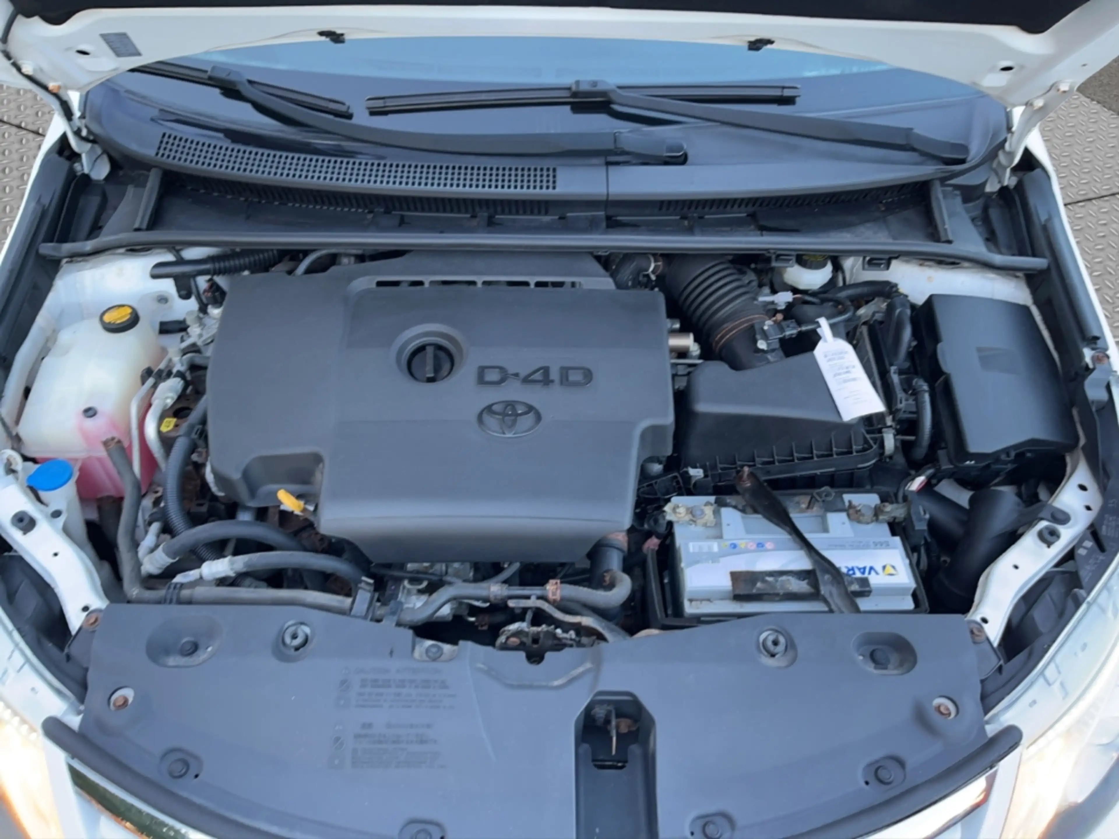 Toyota Avensis 2.0 Kombi Edition — photo 21