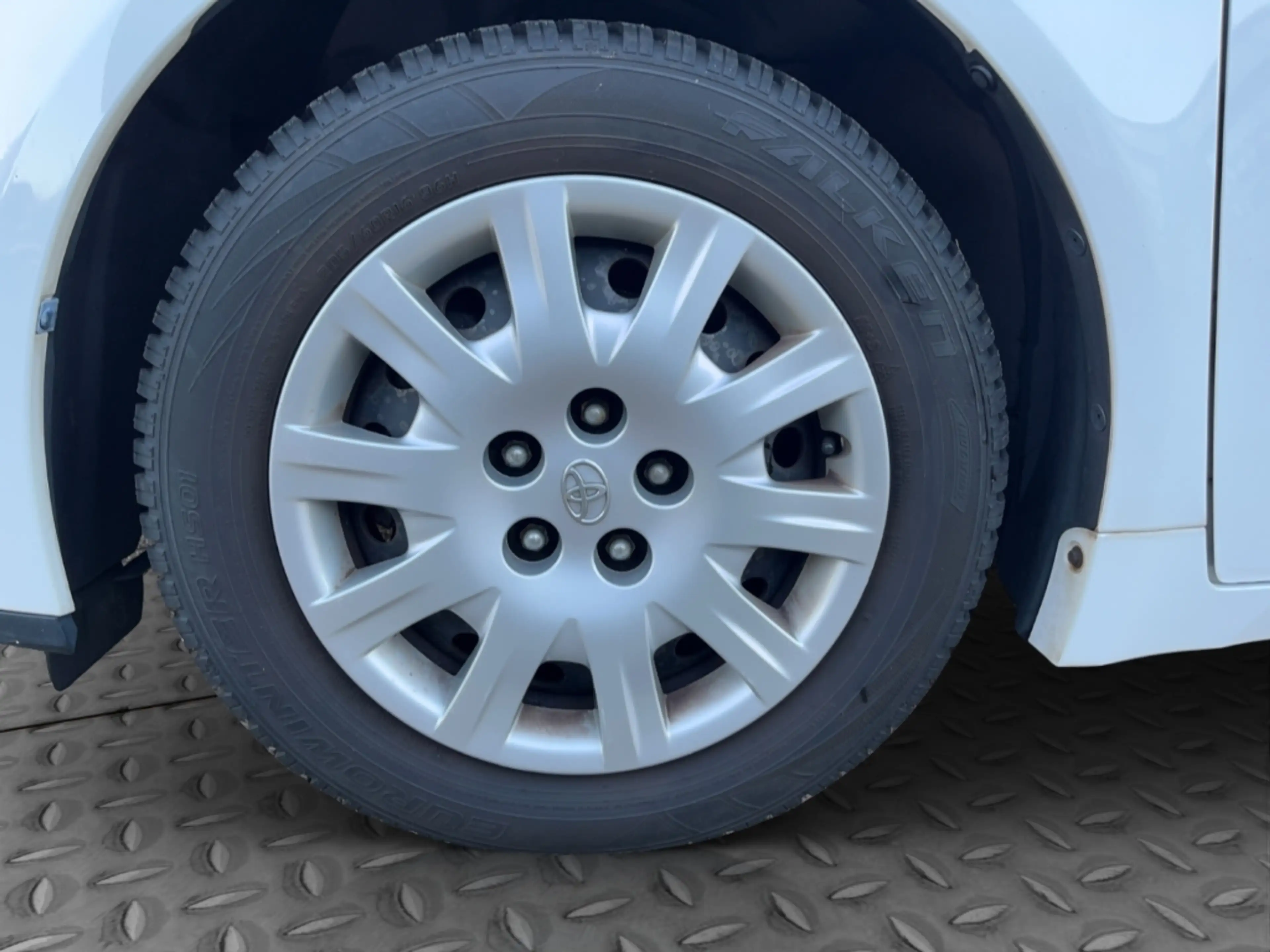 Toyota Avensis 2.0 Kombi Edition — photo 22