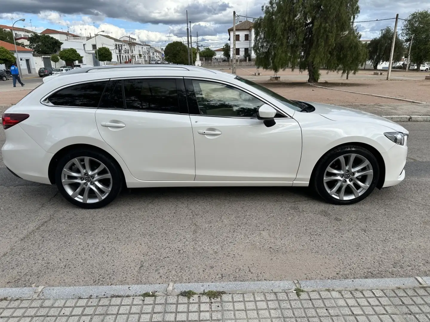 Mazda 6 W. 2.2DE Luxury + Pack Premium Blanco - 2