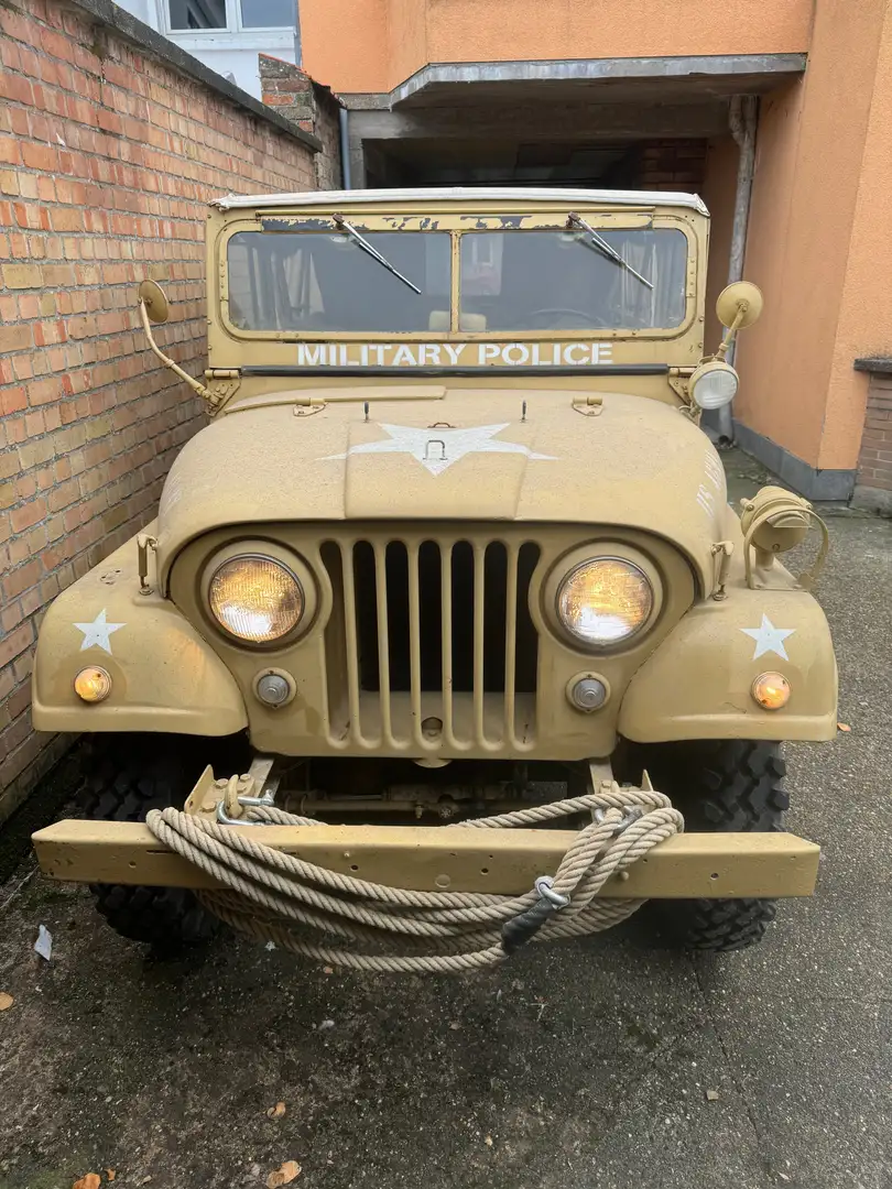 Jeep Willys Beżowy - 1