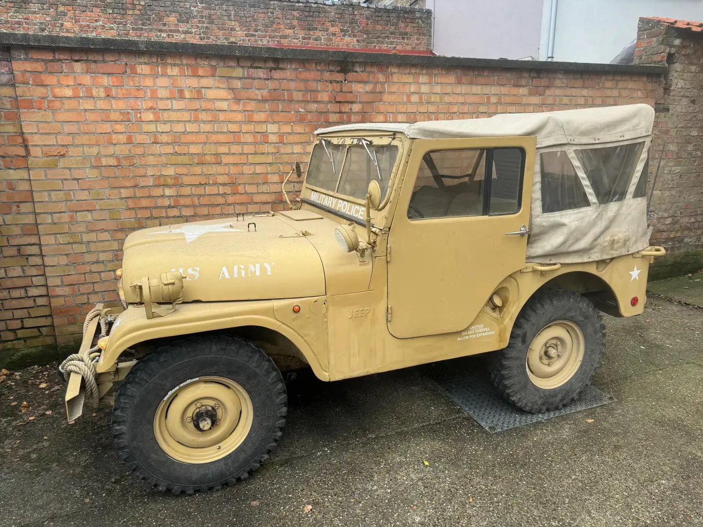 Jeep Willys Beżowy - 2