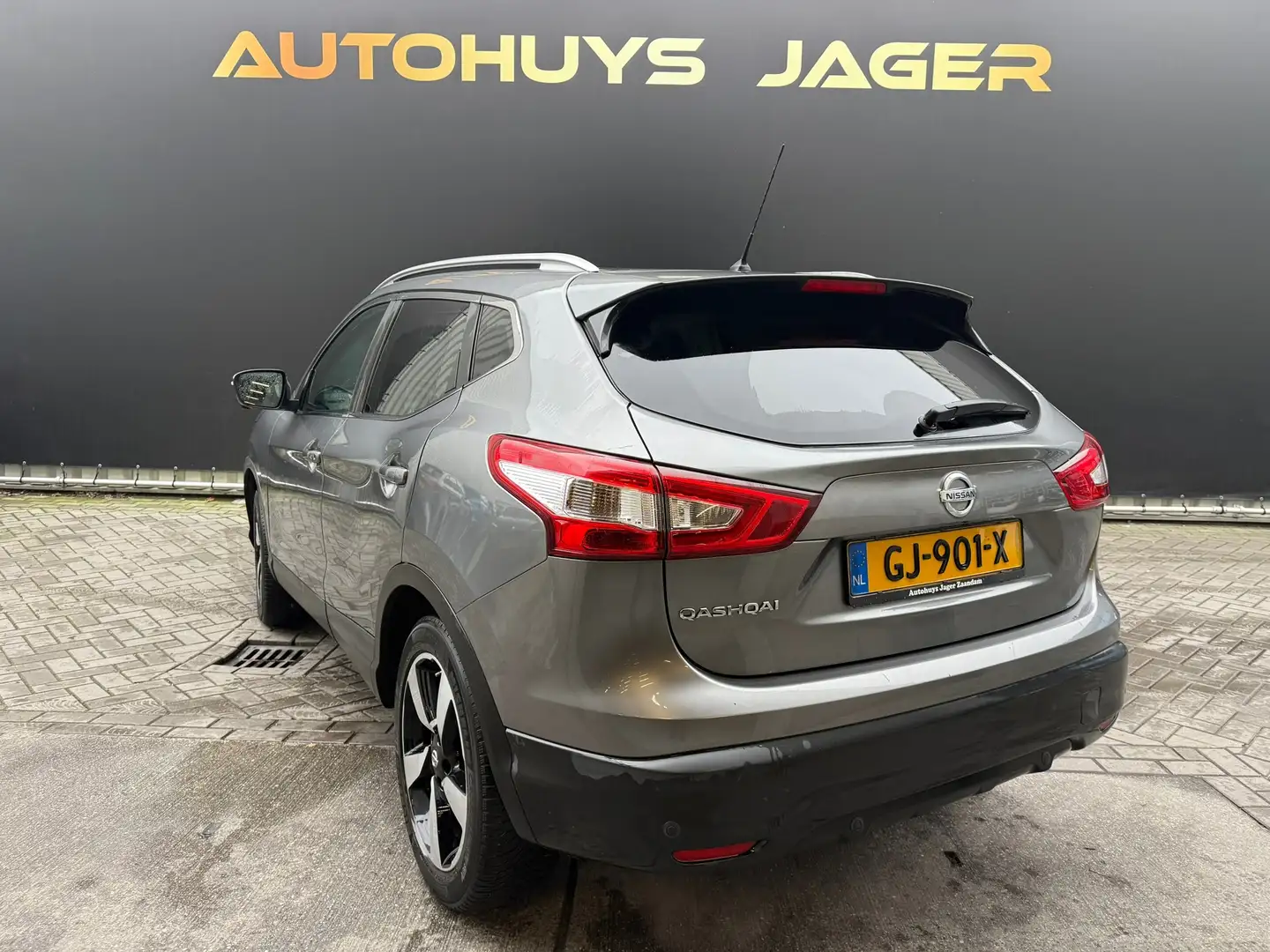 Nissan Qashqai 1.2 Connect Edition Panorama Camera Grau - 2
