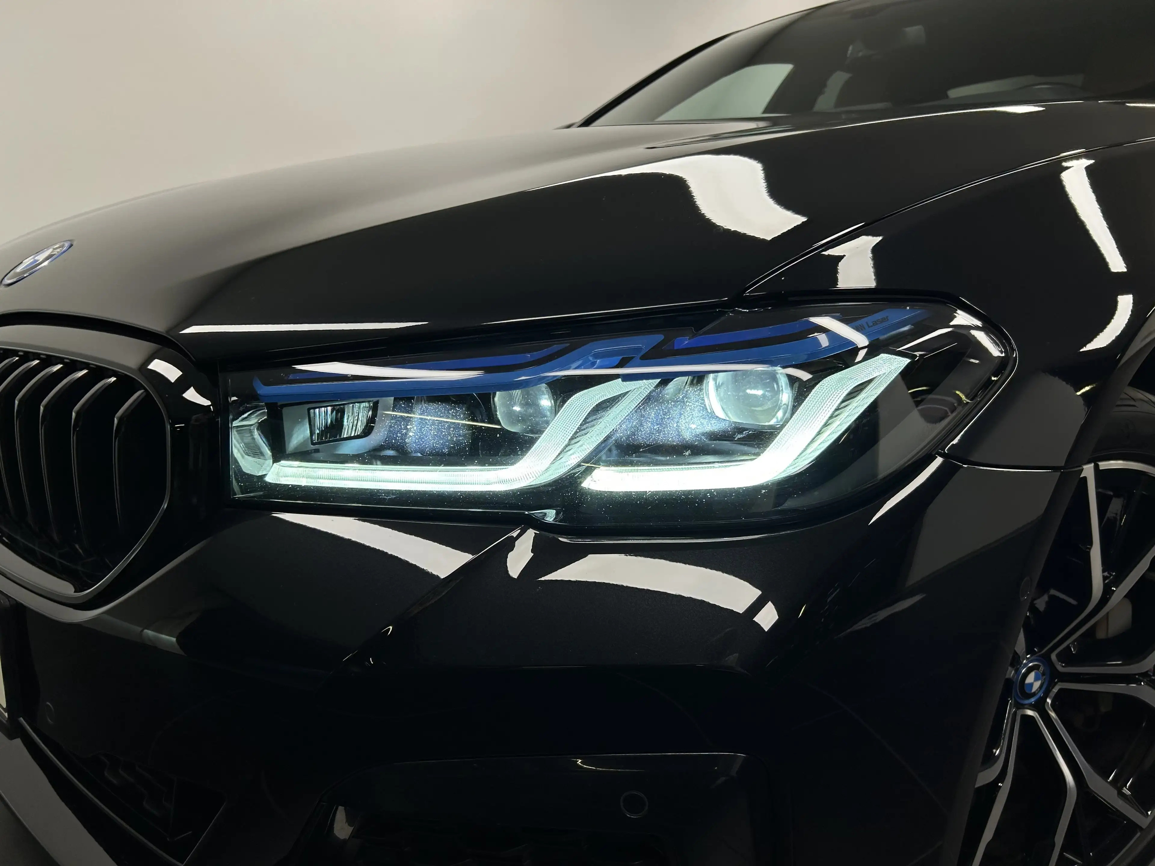 BMW 530 e xDrive Limousine — photo 8