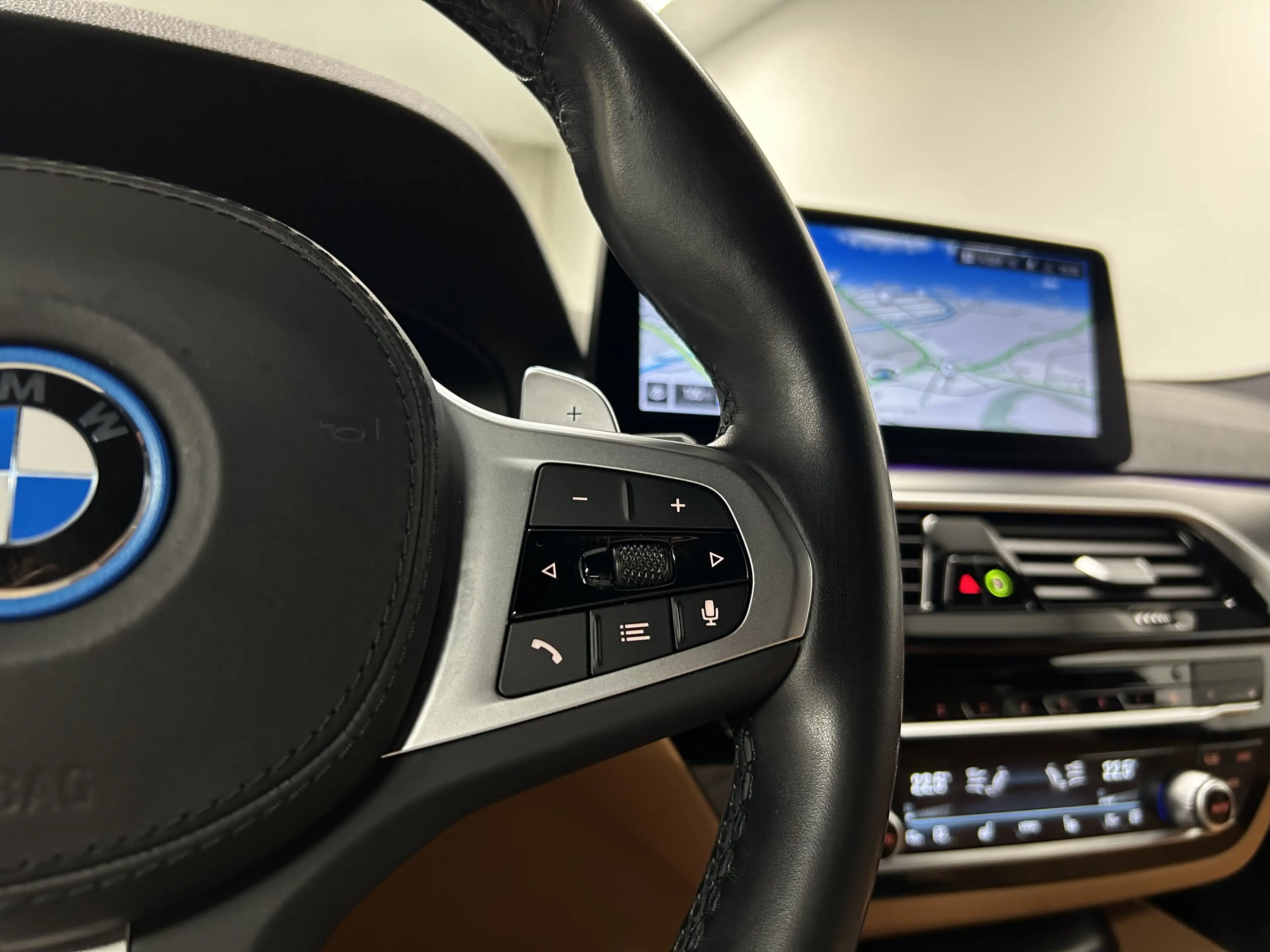 BMW 530 e xDrive Limousine — photo 29