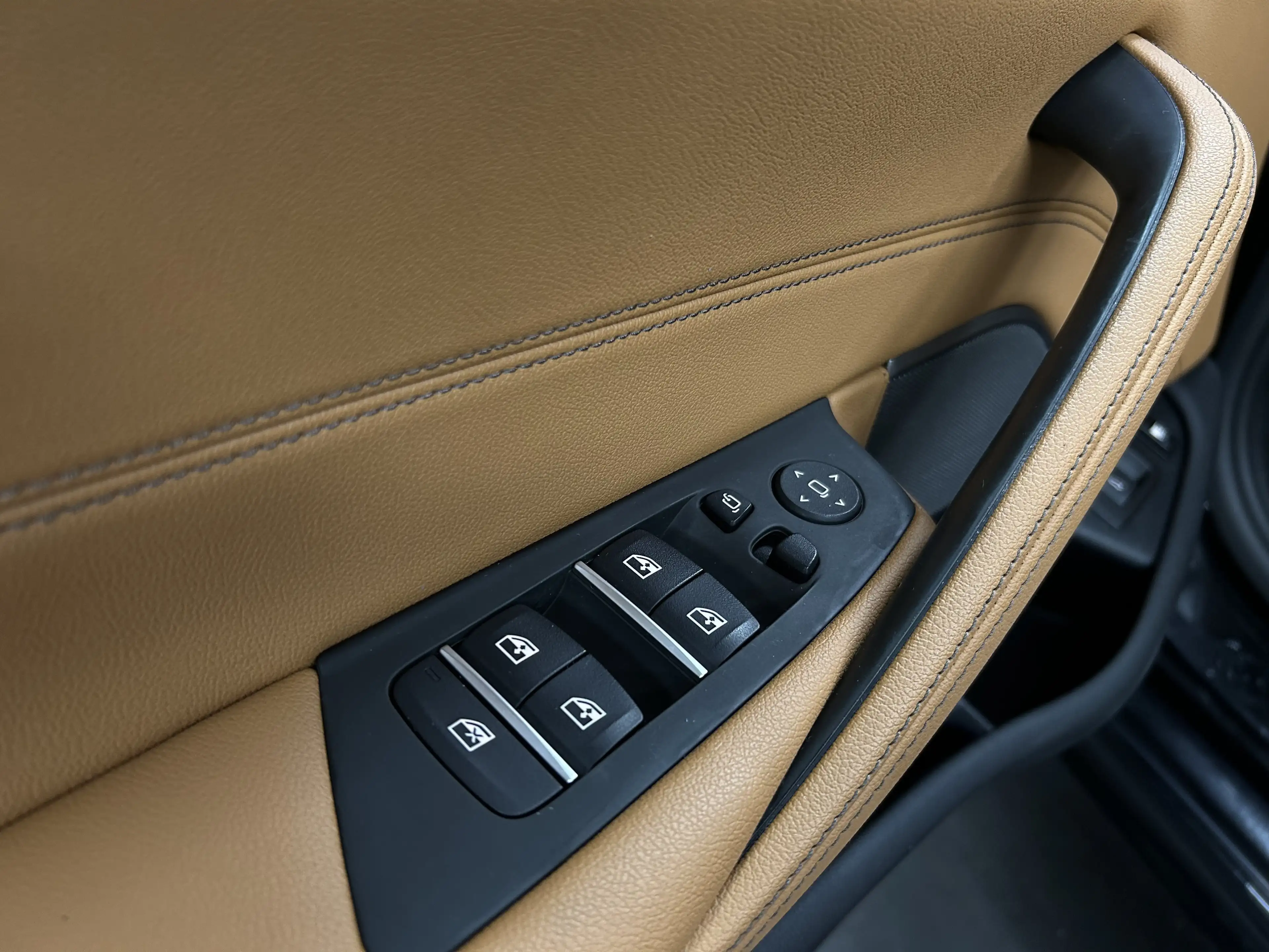 BMW 530 e xDrive Limousine — photo 32