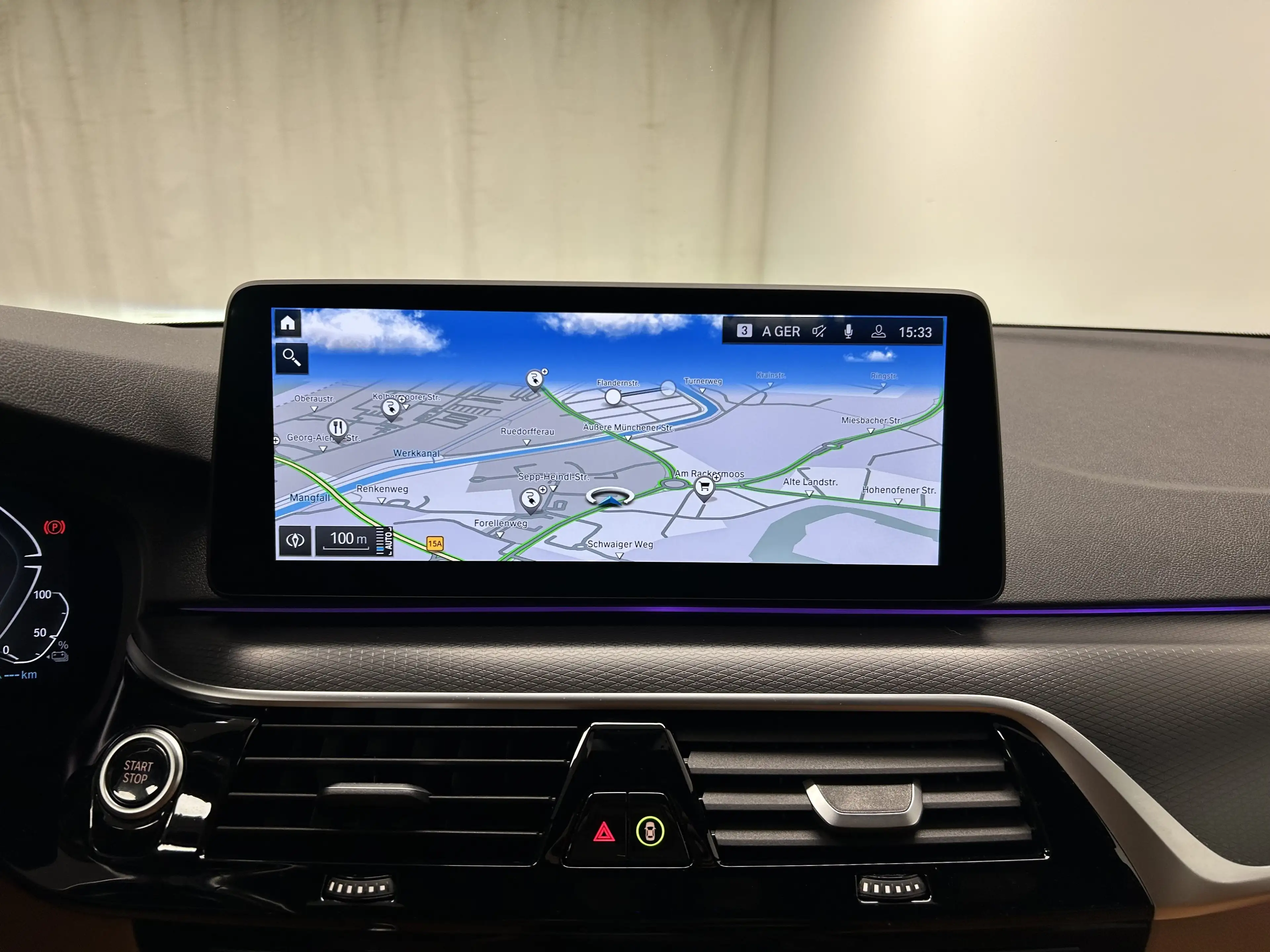 BMW 530 e xDrive Limousine — photo 26