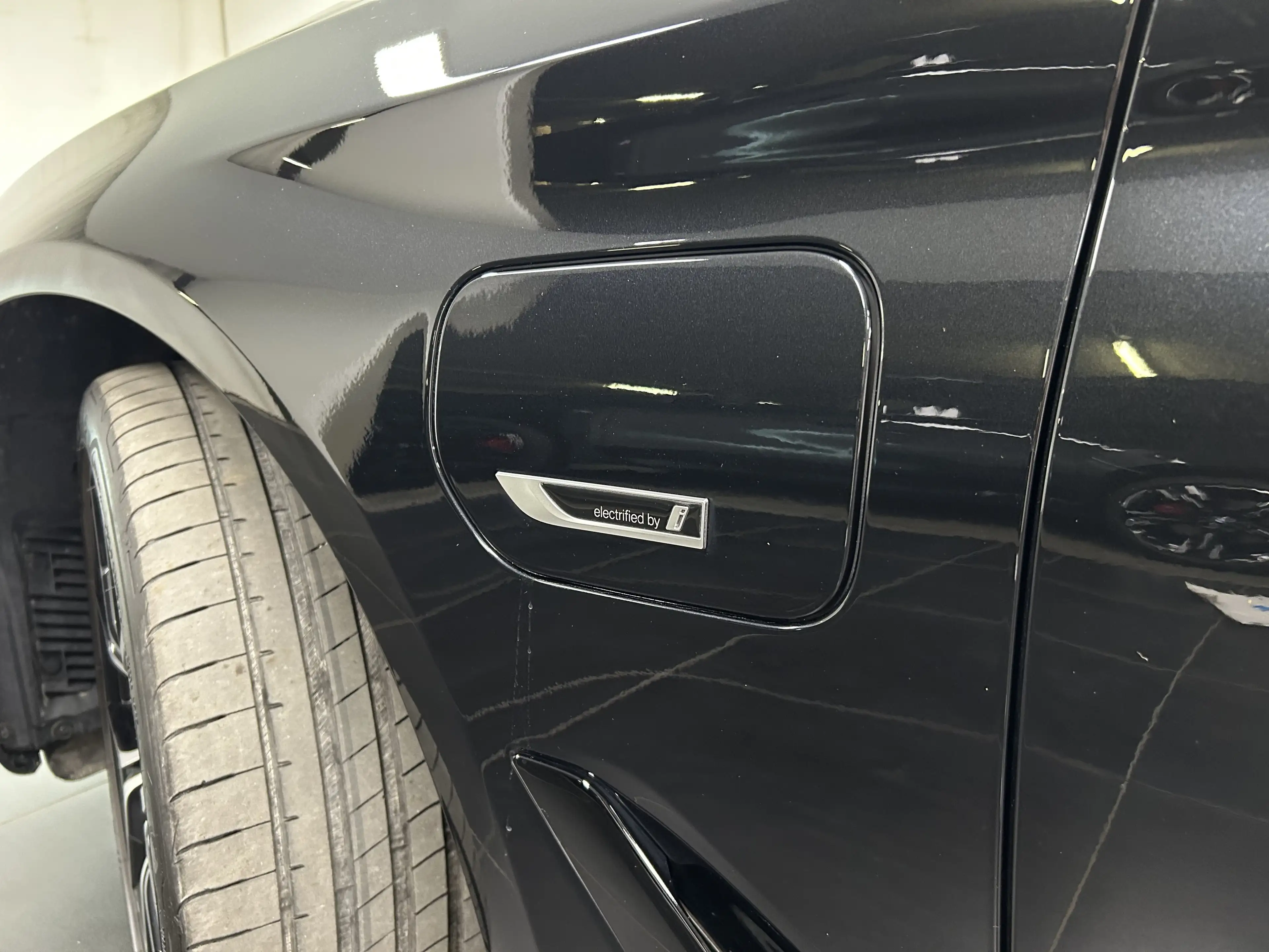 BMW 530 e xDrive Limousine — photo 10