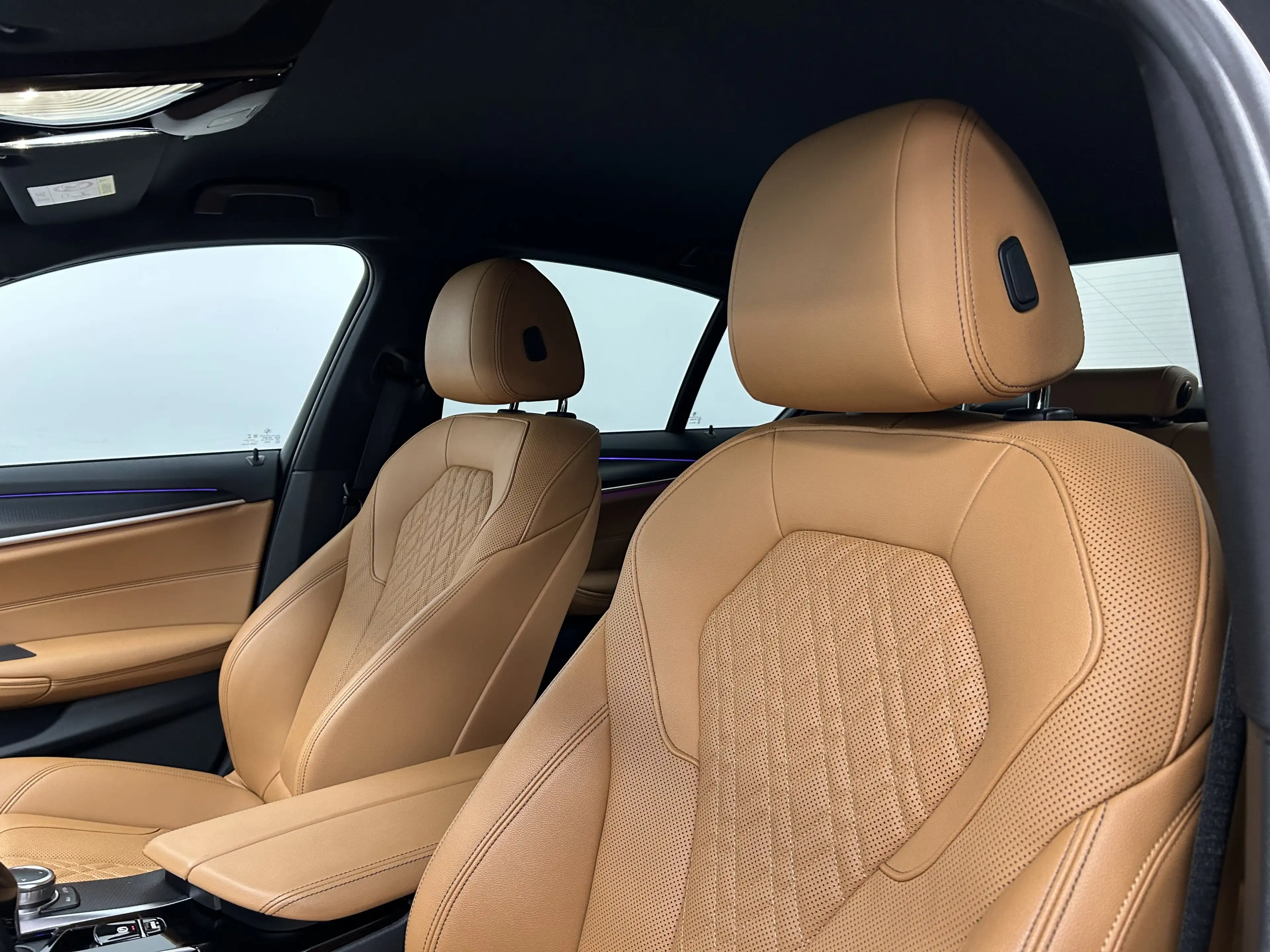 BMW 530 e xDrive Limousine — photo 39