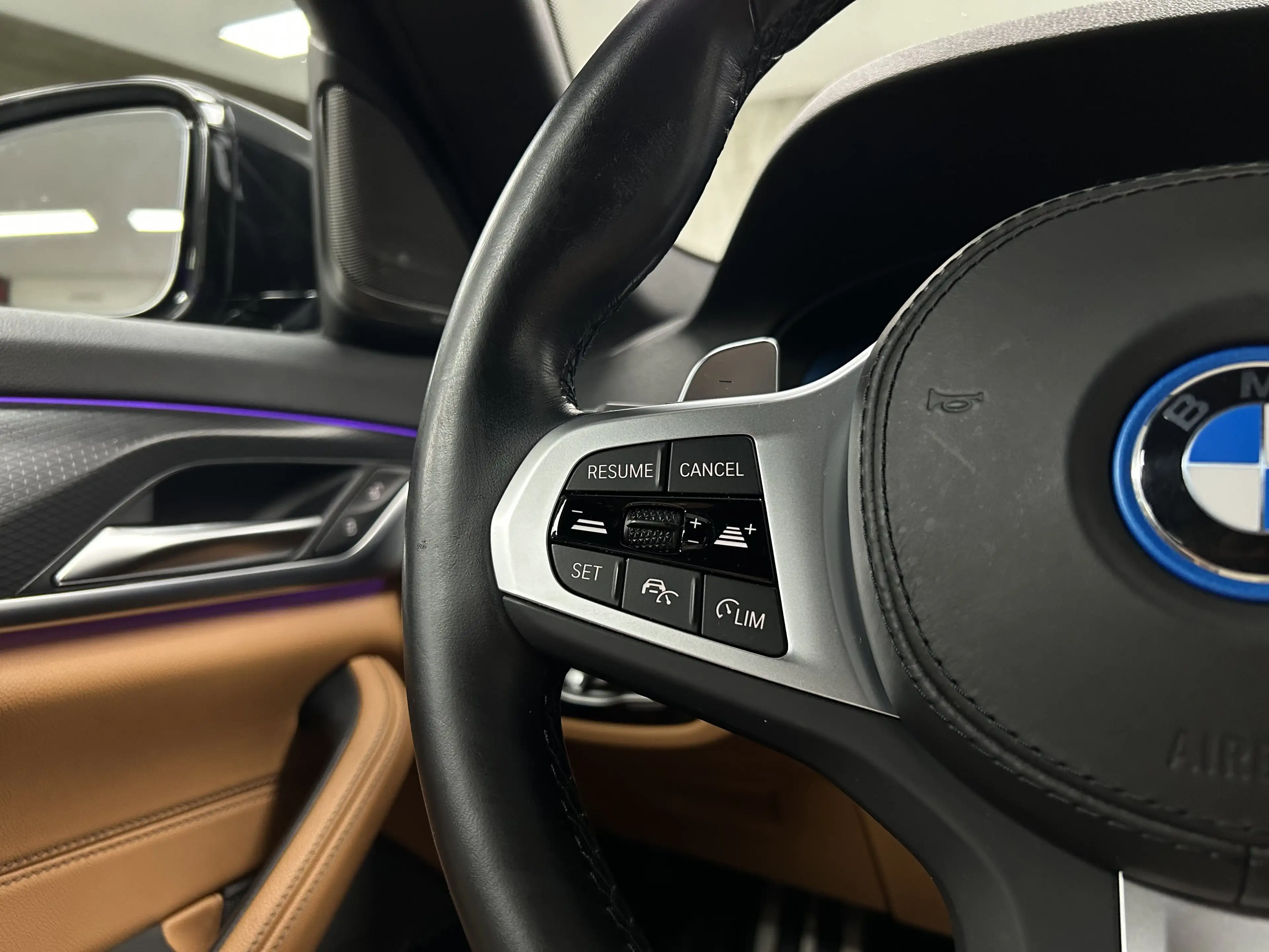 BMW 530 e xDrive Limousine — photo 28